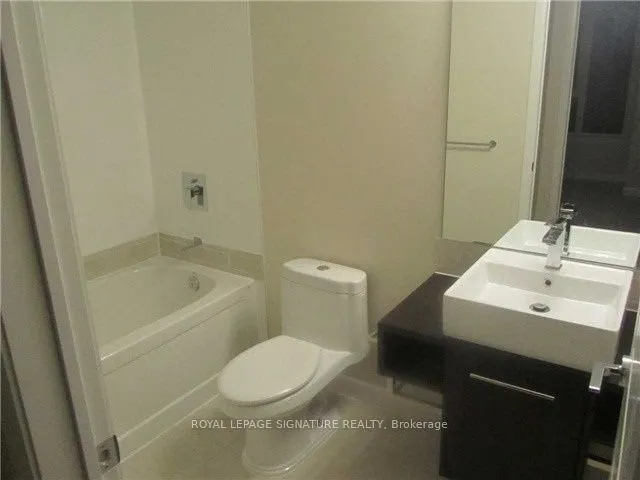 25 Town Centre Court, #905