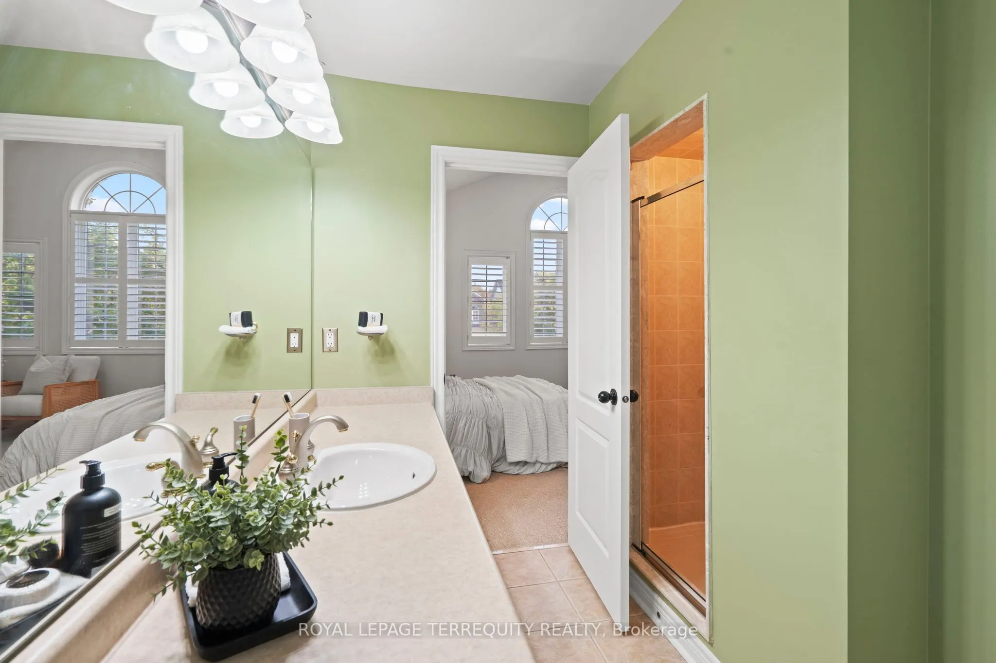 12 Kenilworth Crescent