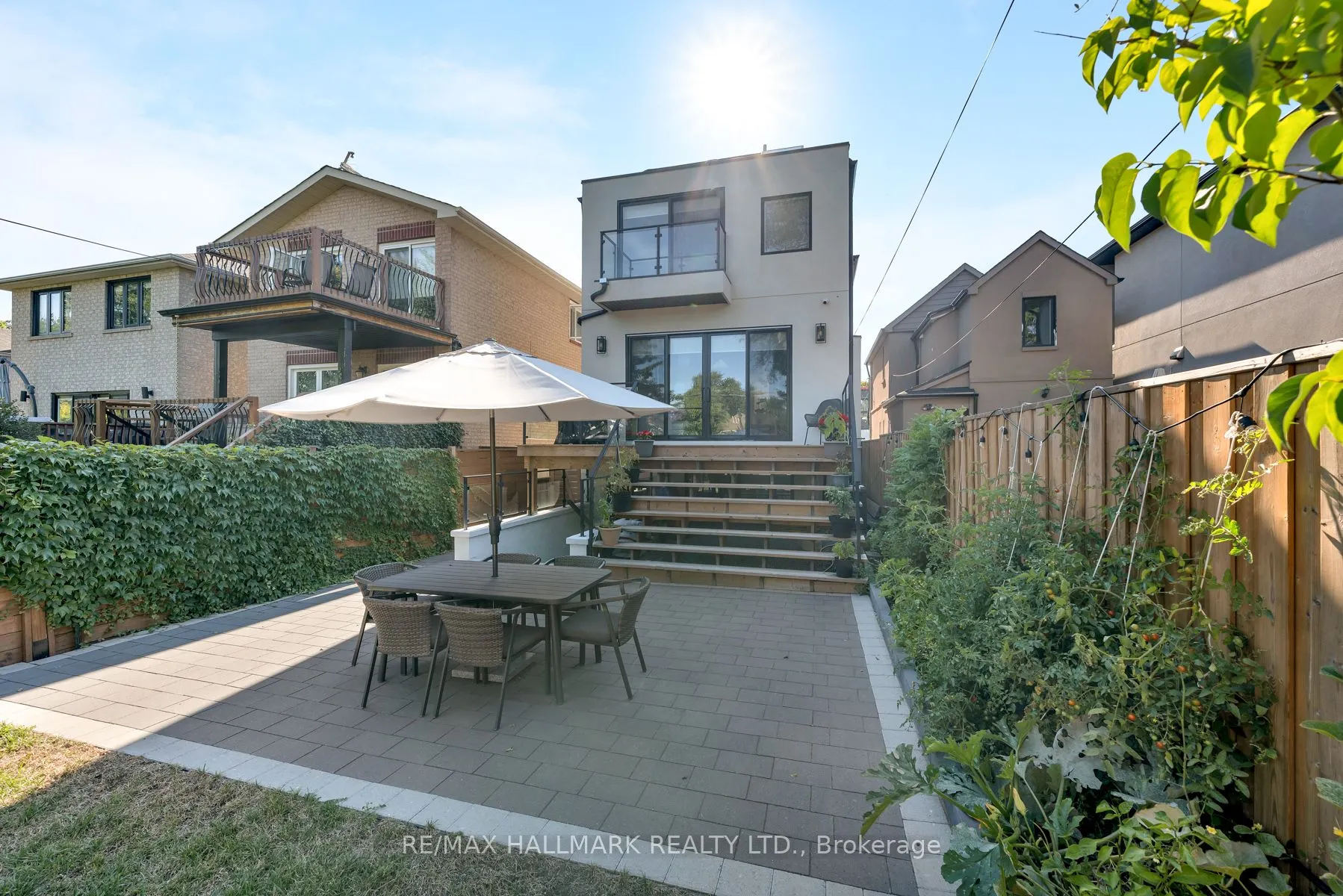 263 Linsmore Crescent