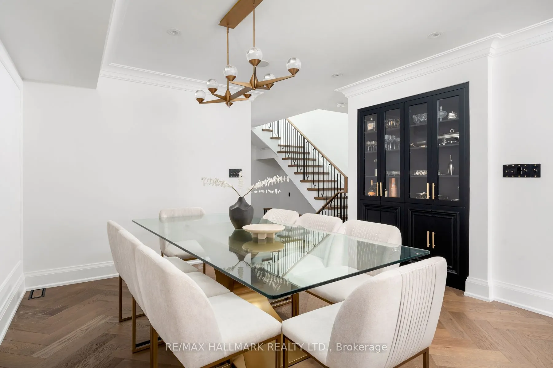 263 Linsmore Crescent