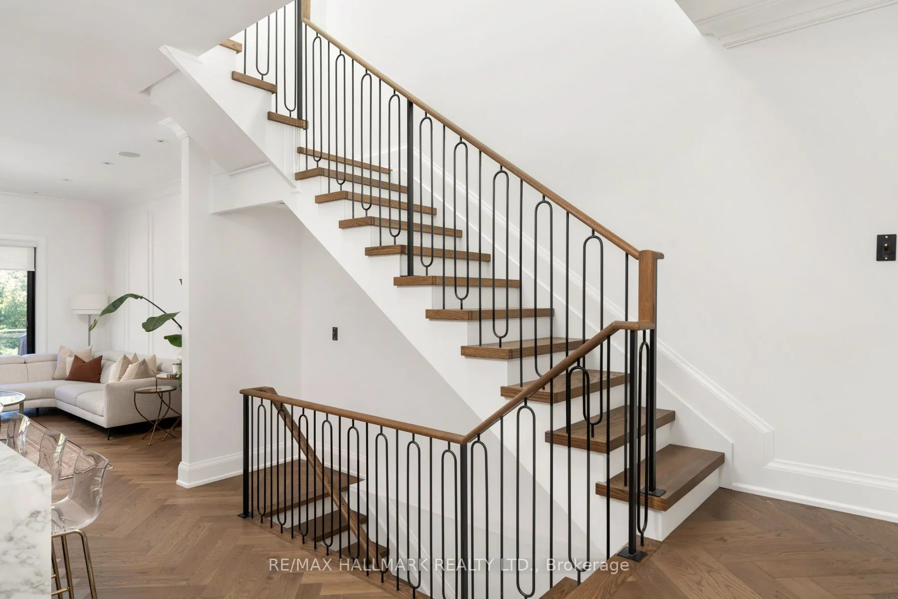 263 Linsmore Crescent