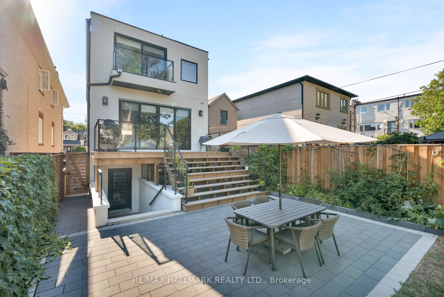 263 Linsmore Crescent