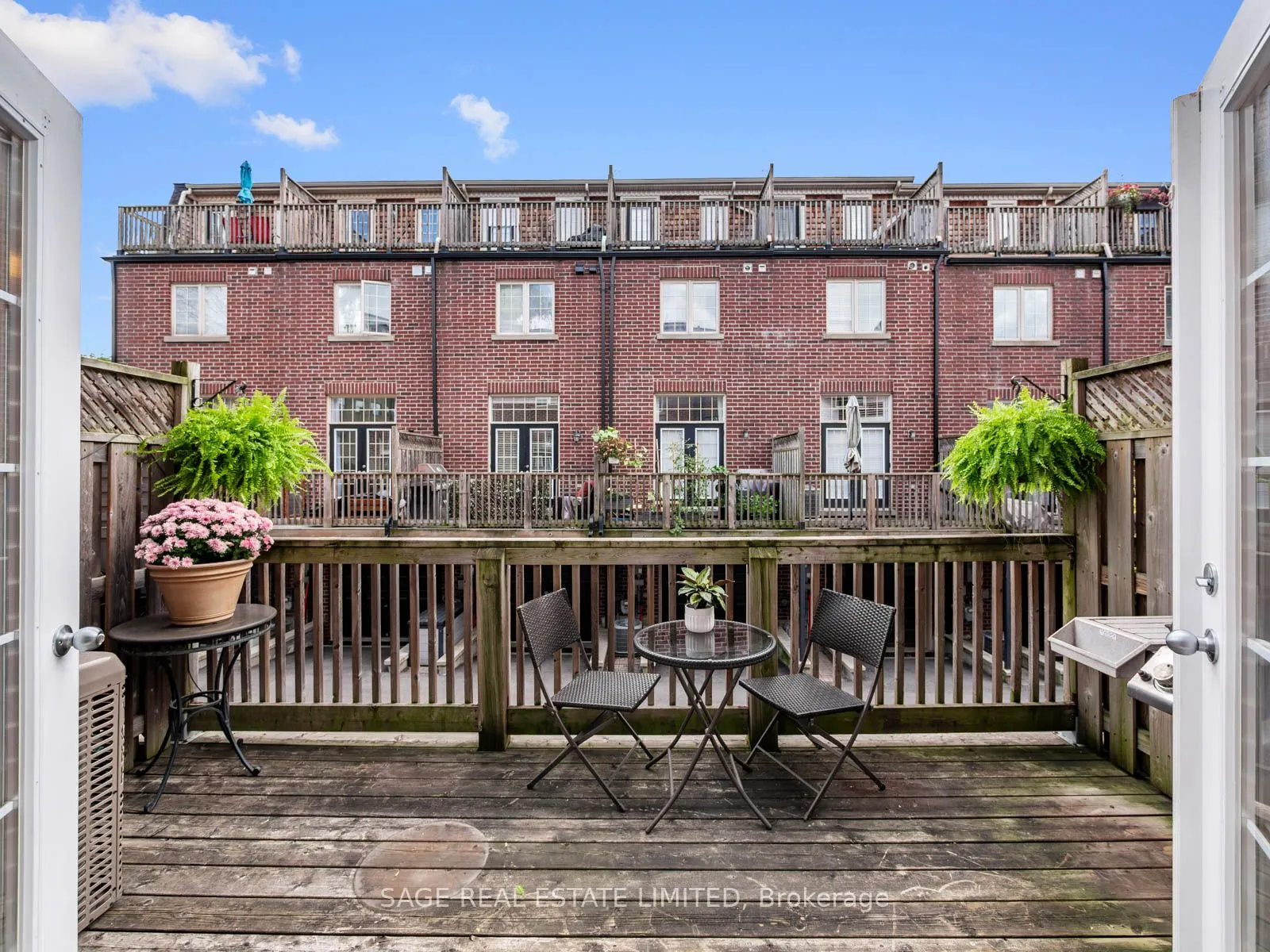 31 Tompkins Mews