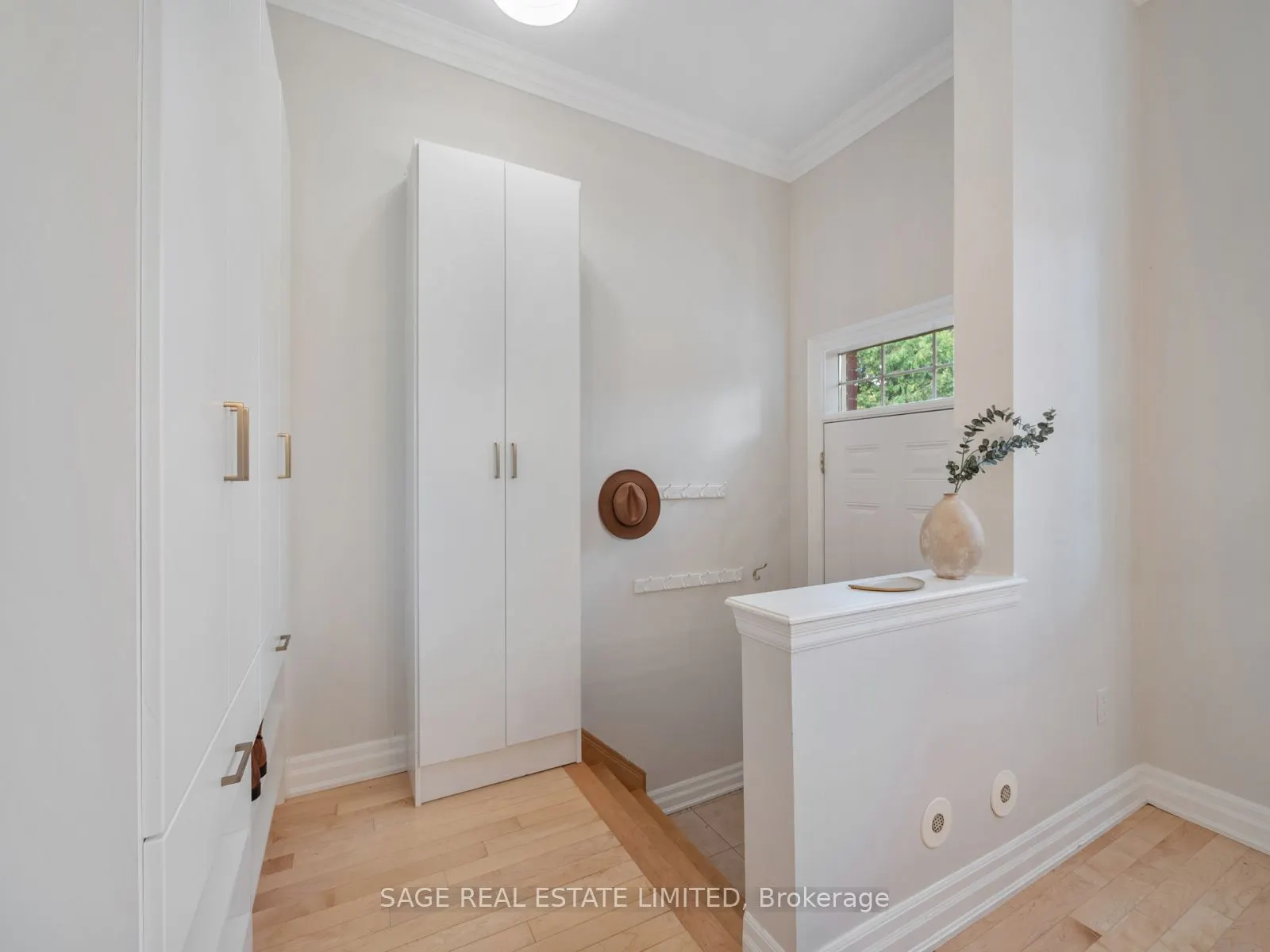 31 Tompkins Mews