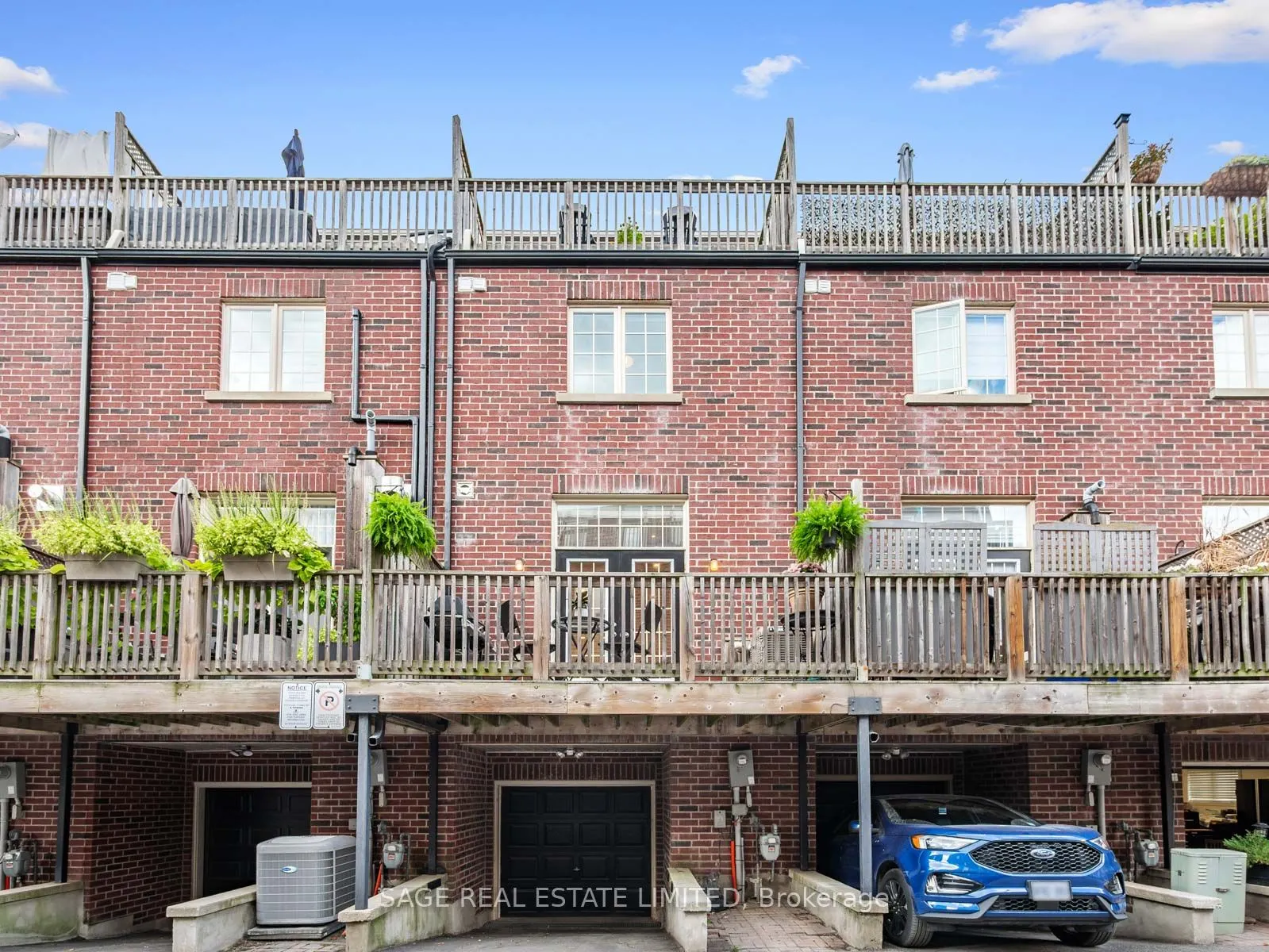 31 Tompkins Mews