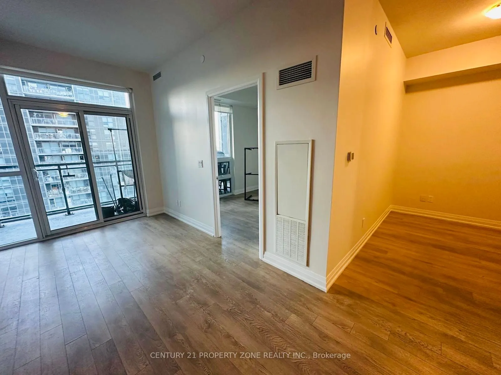 10 Meadowglen Place, #1003