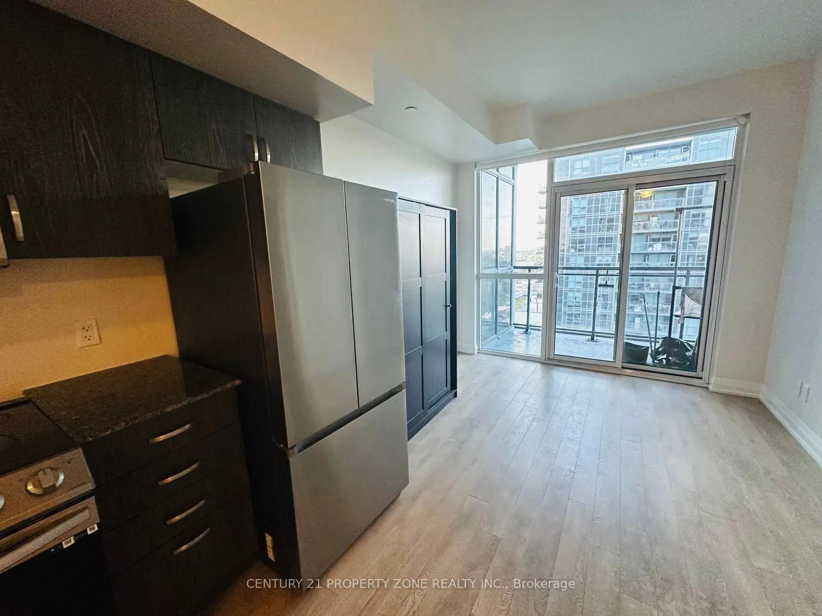 10 Meadowglen Place, #1003