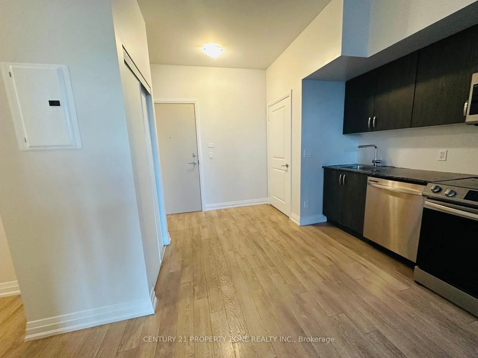 10 Meadowglen Place, #1003