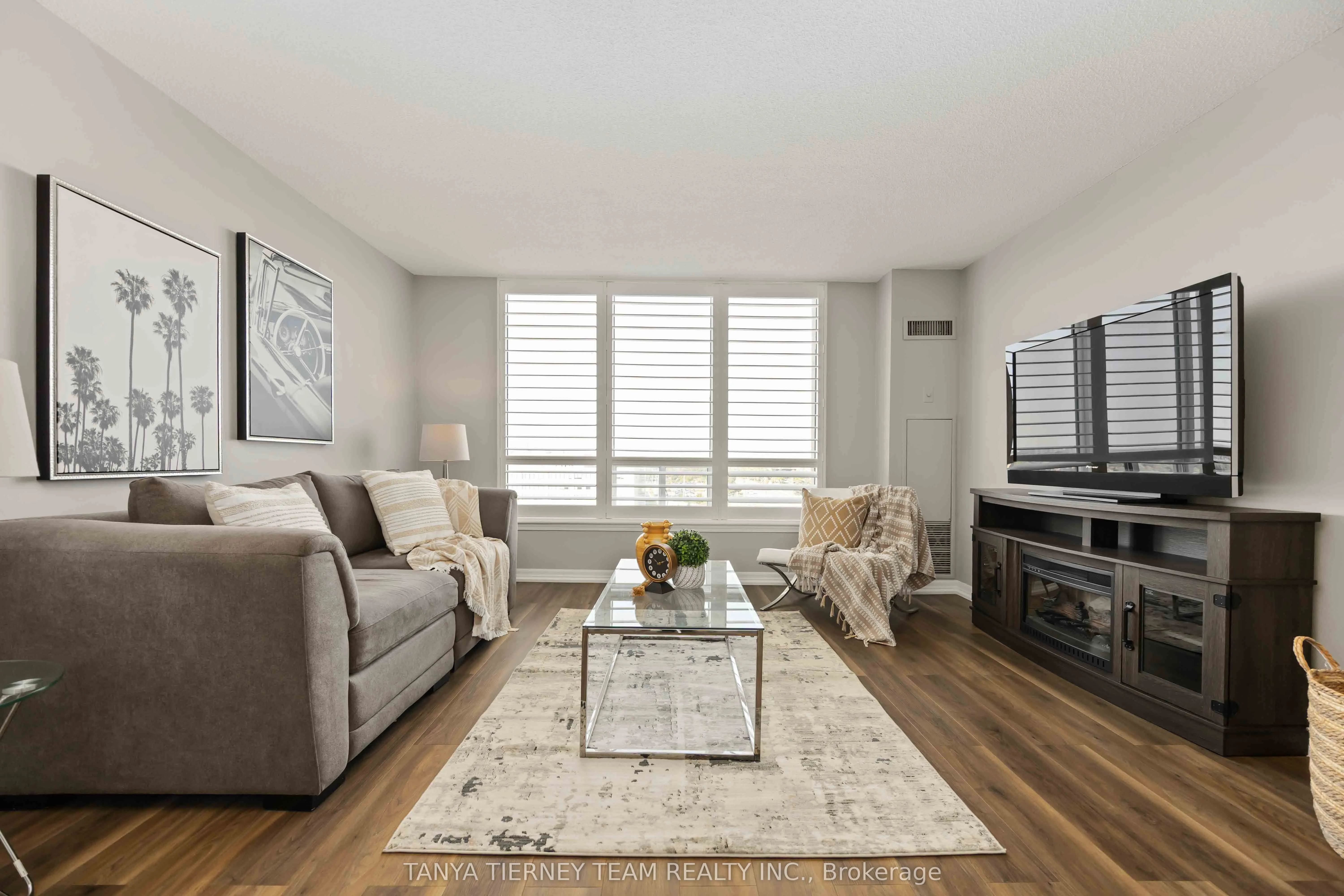 711 Rossland Road E, #1206