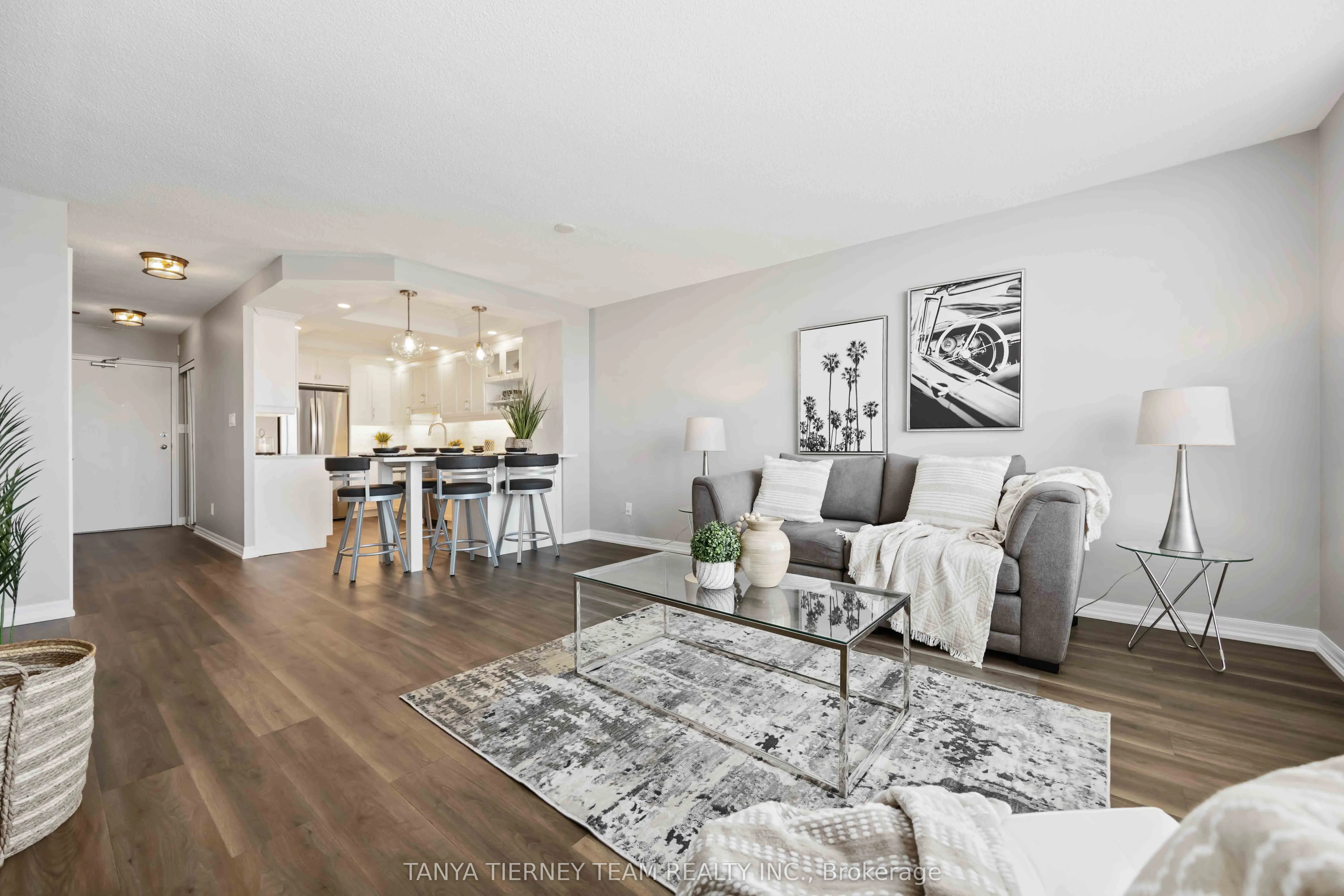 711 Rossland Road E, #1206