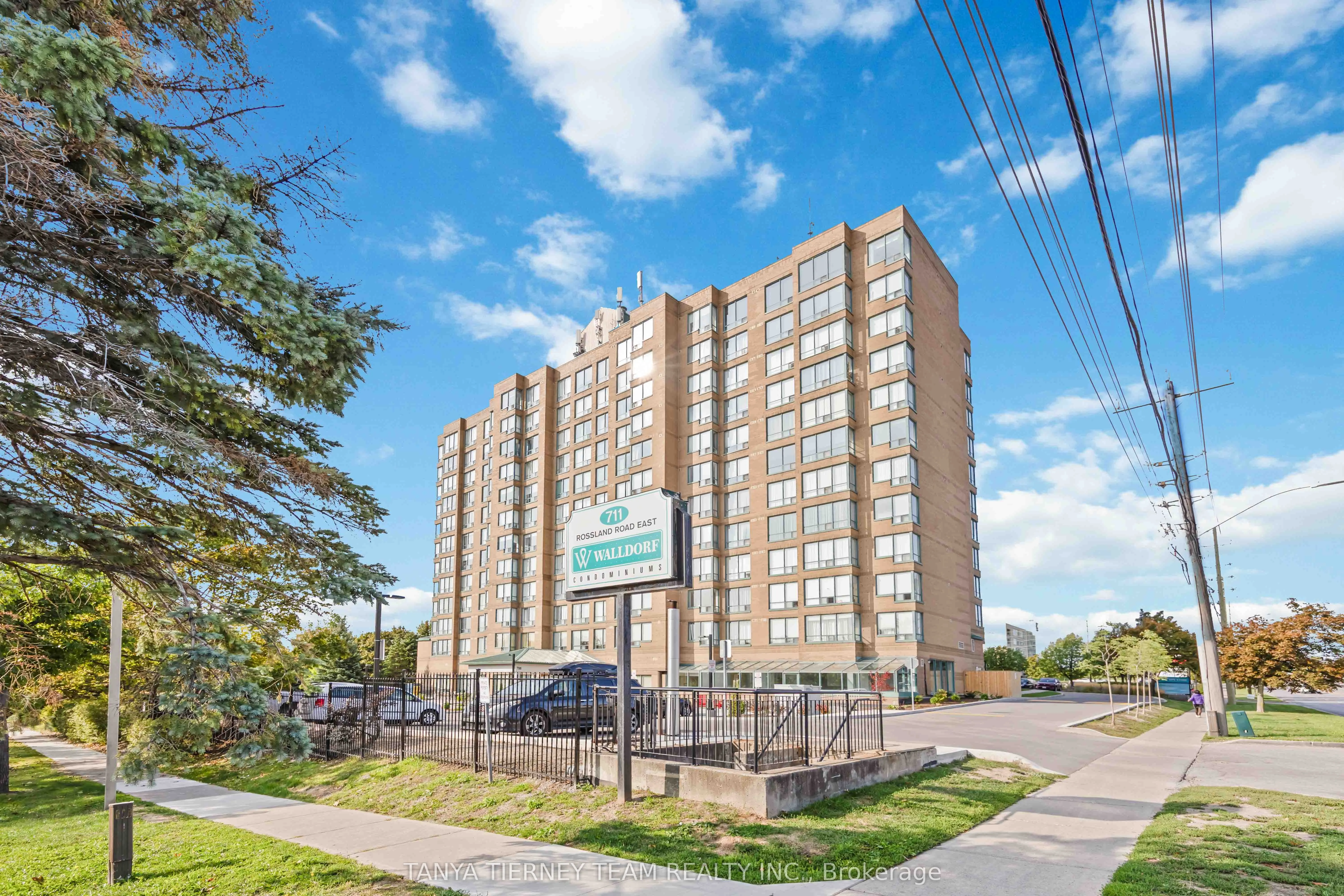 711 Rossland Road E, #1206