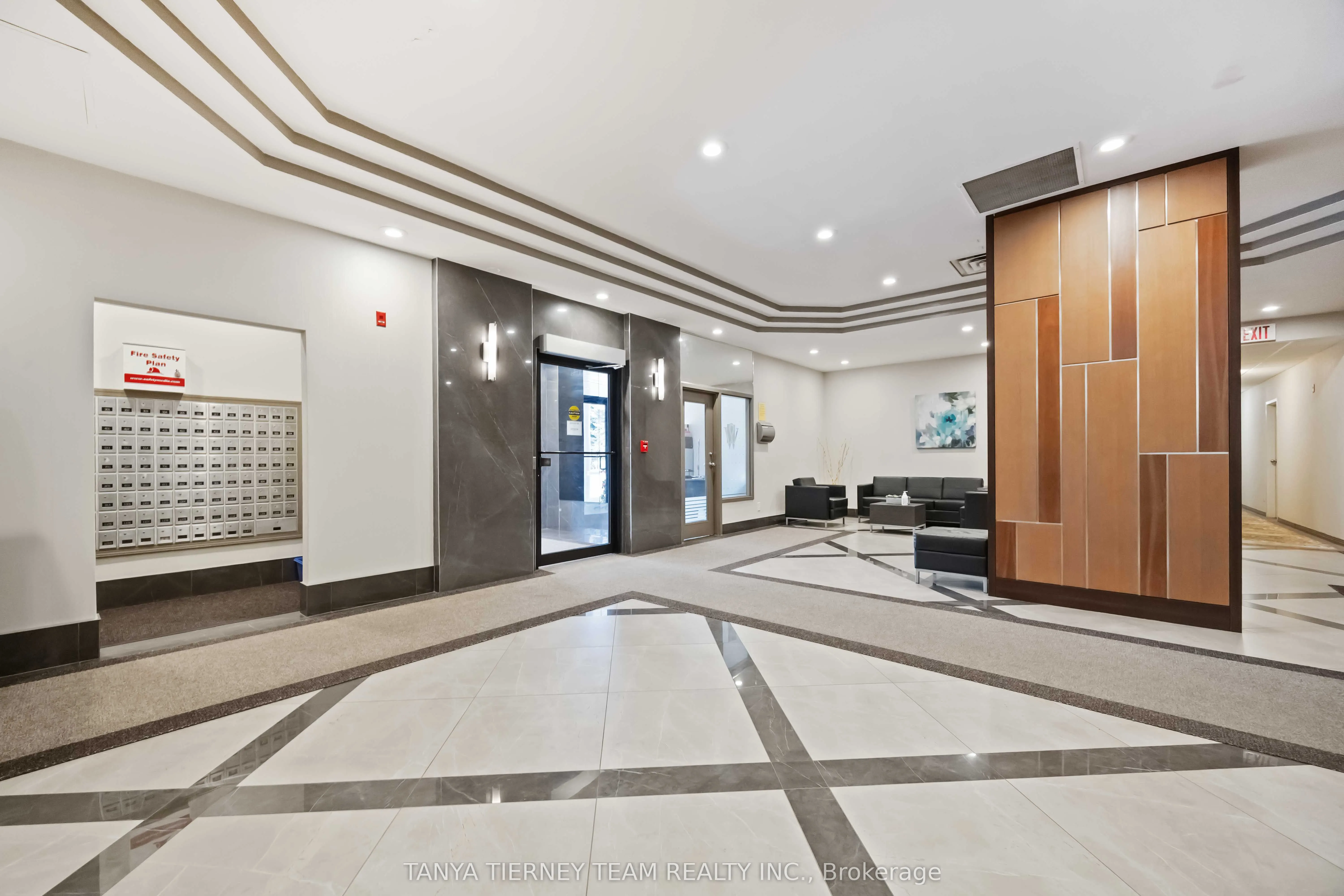 711 Rossland Road E, #1206