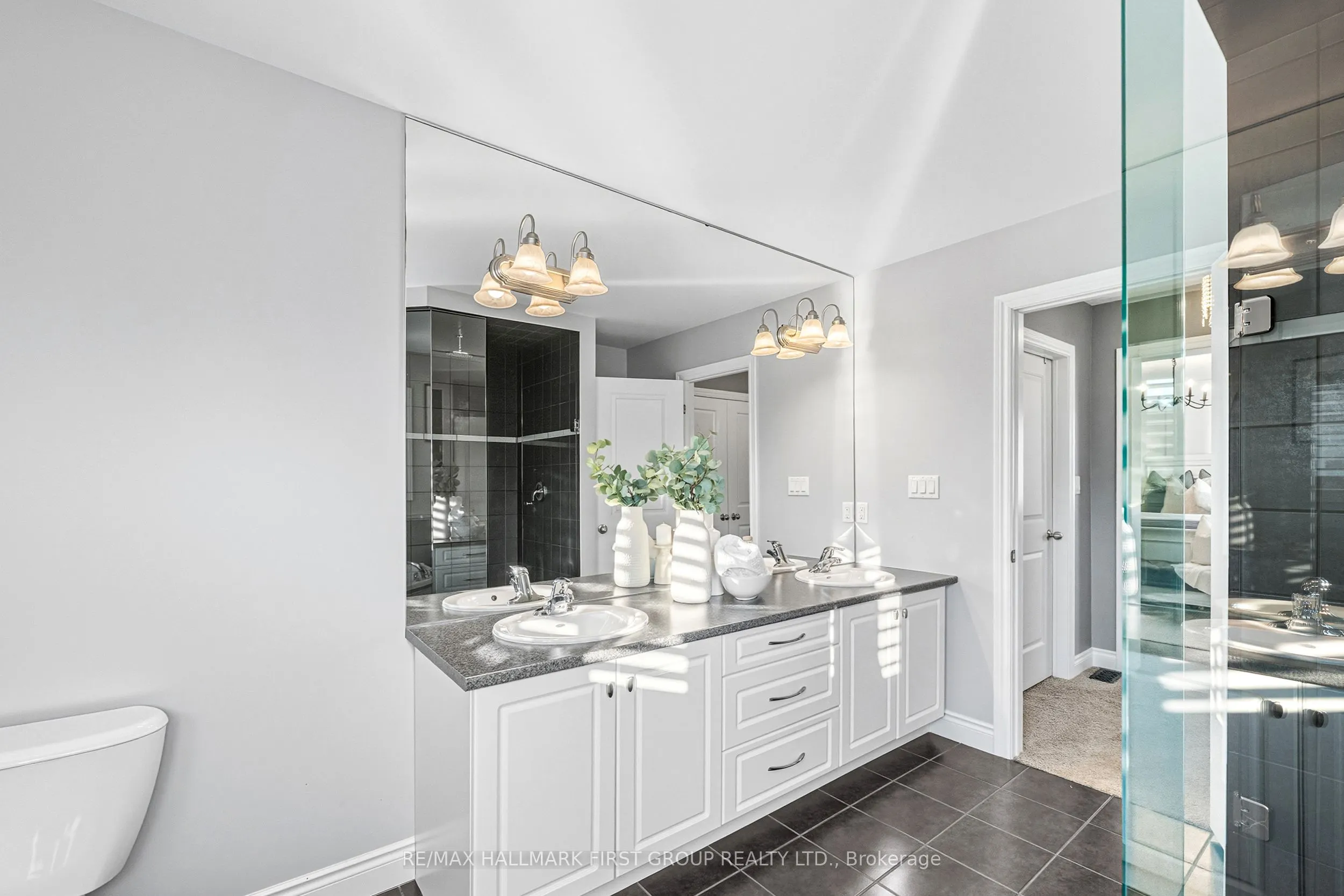 11 Murray Tabb Street