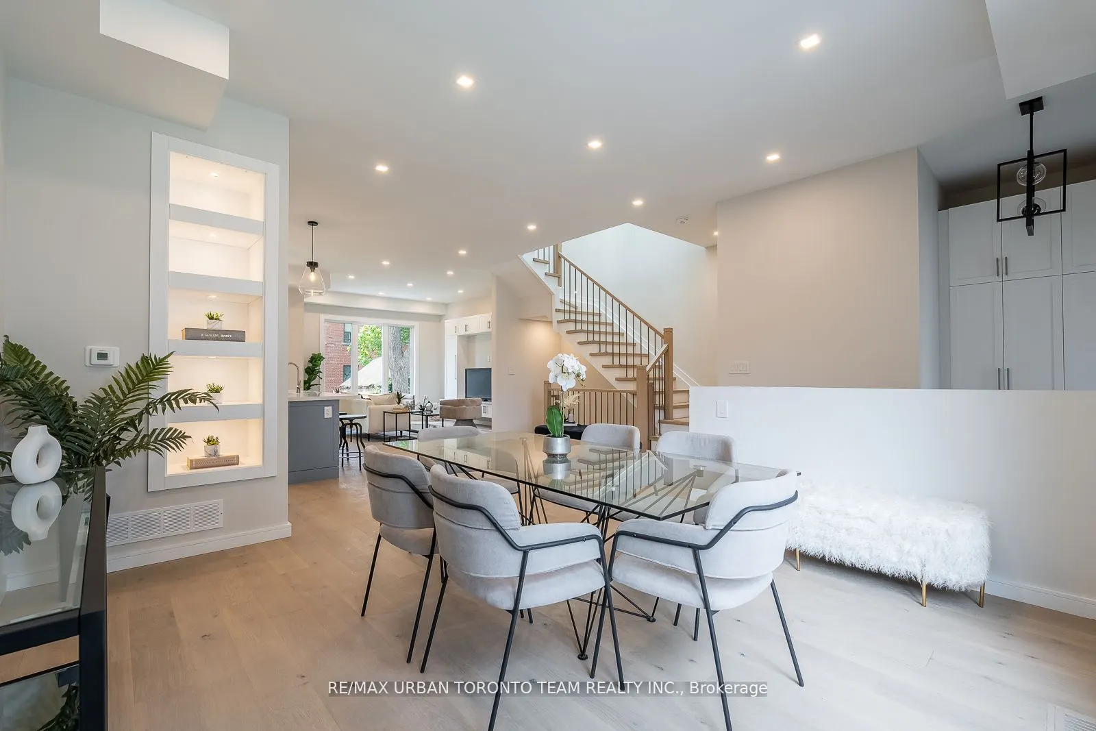 26 Kalmar Avenue