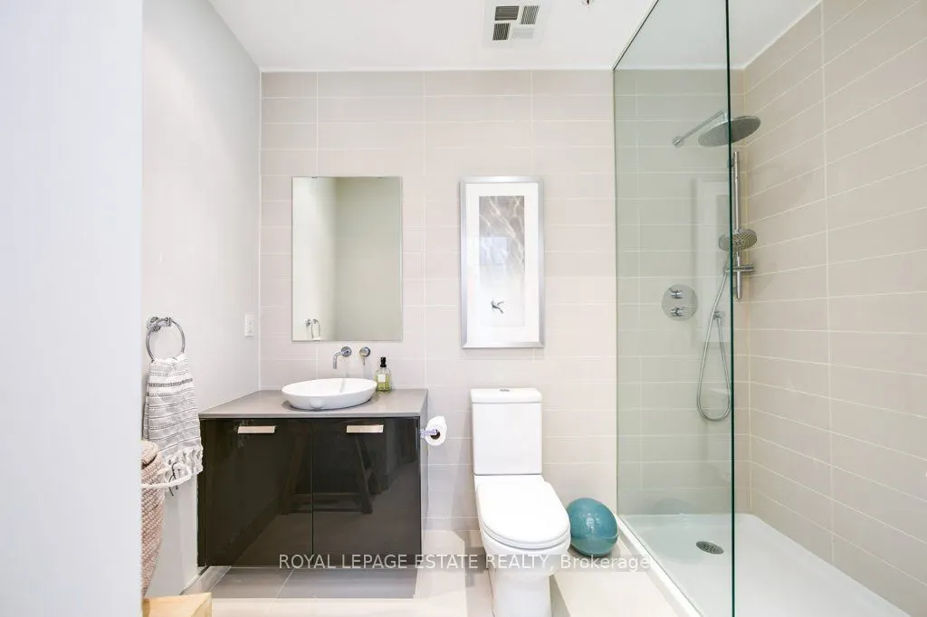 66 Kippendavie Avenue, #408