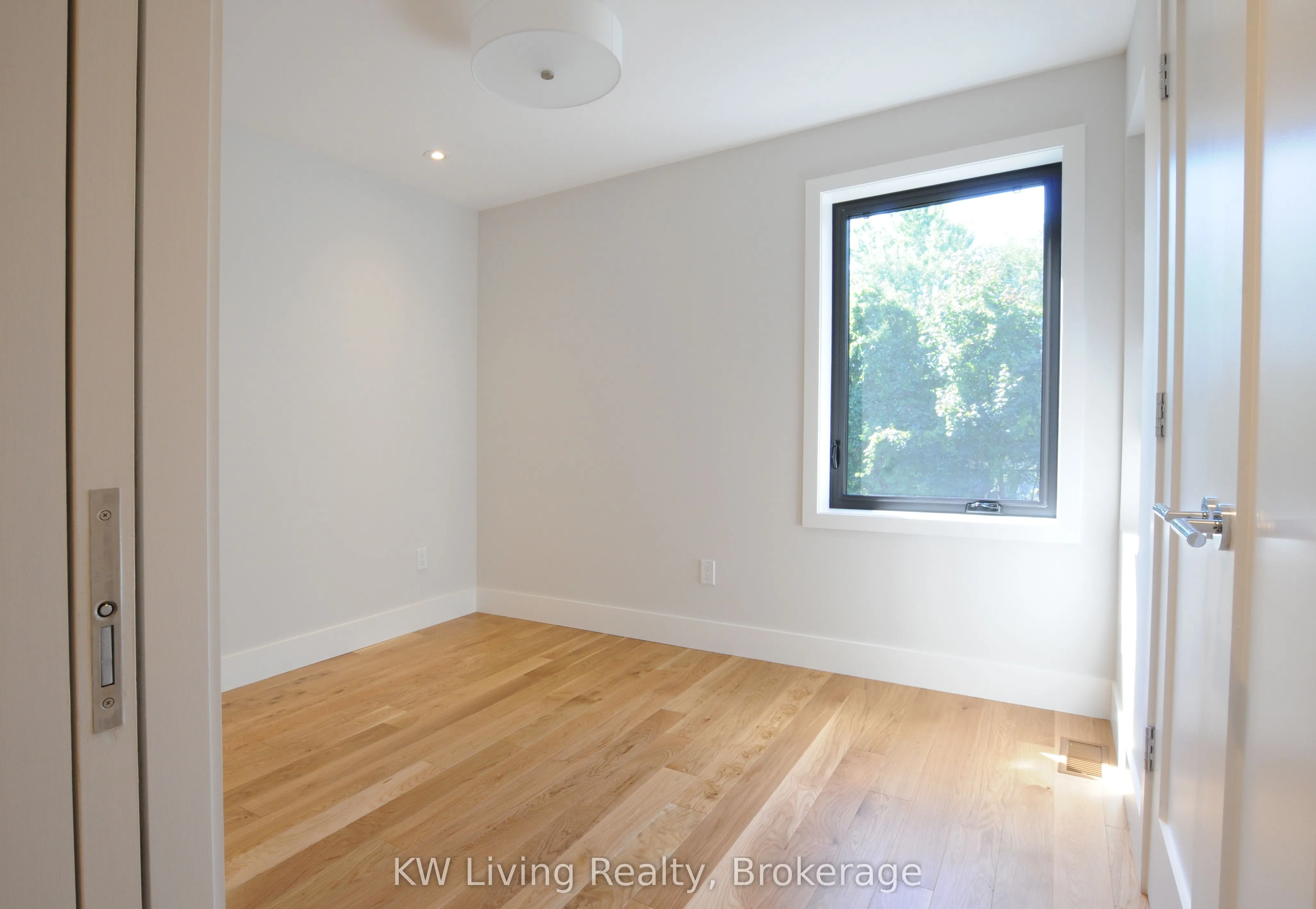 100 Gillard Avenue