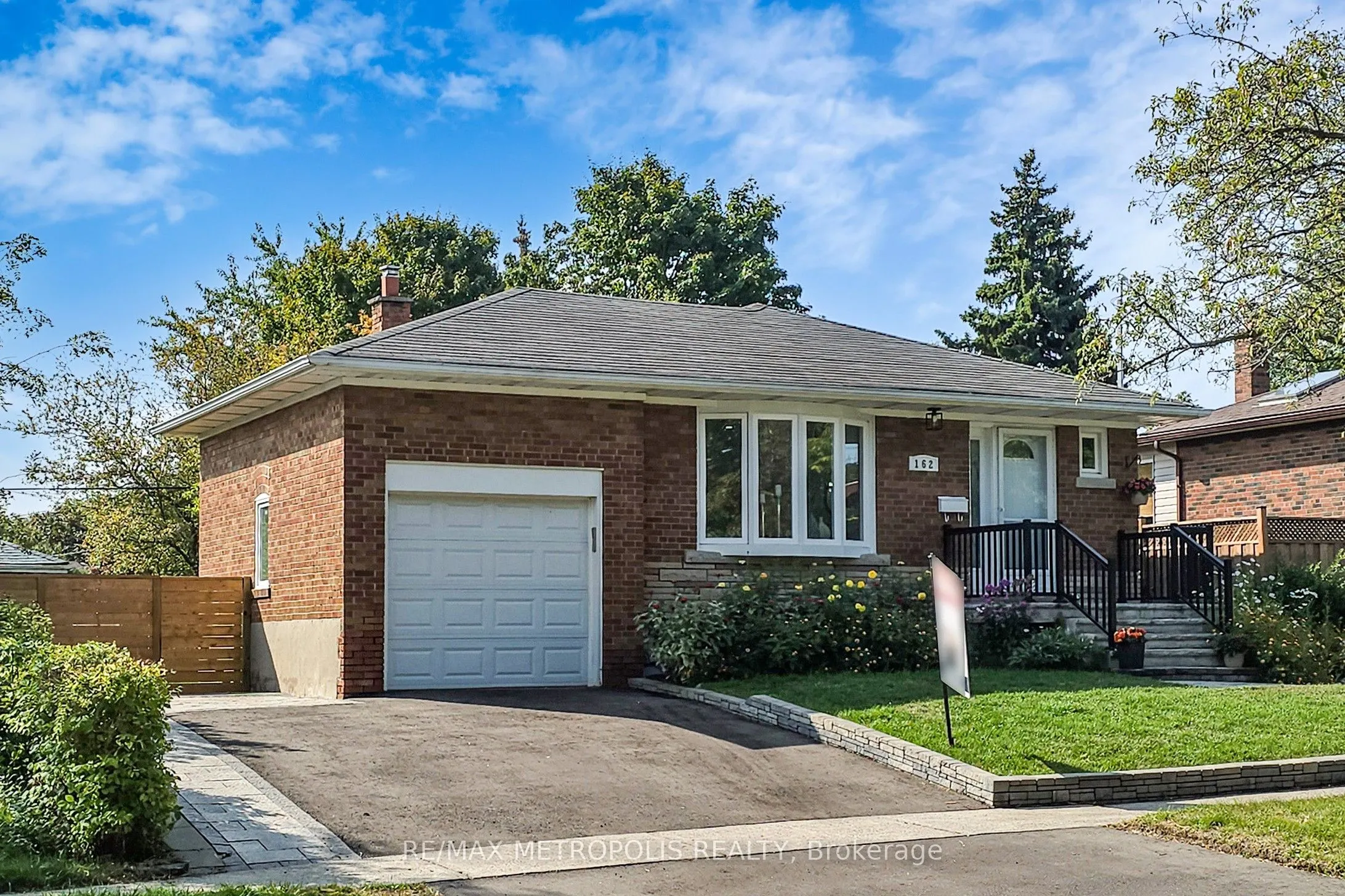162 Lord Roberts Drive