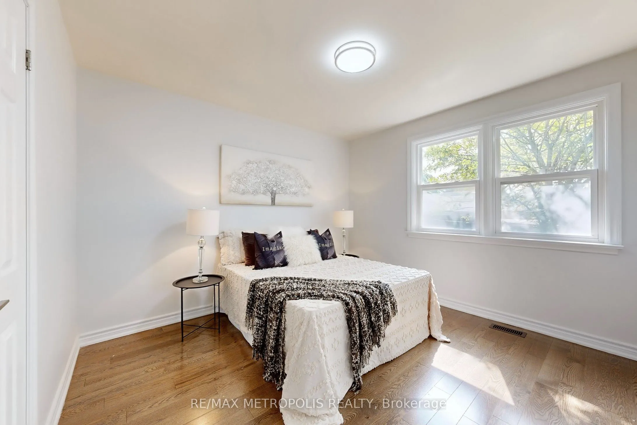 162 Lord Roberts Drive