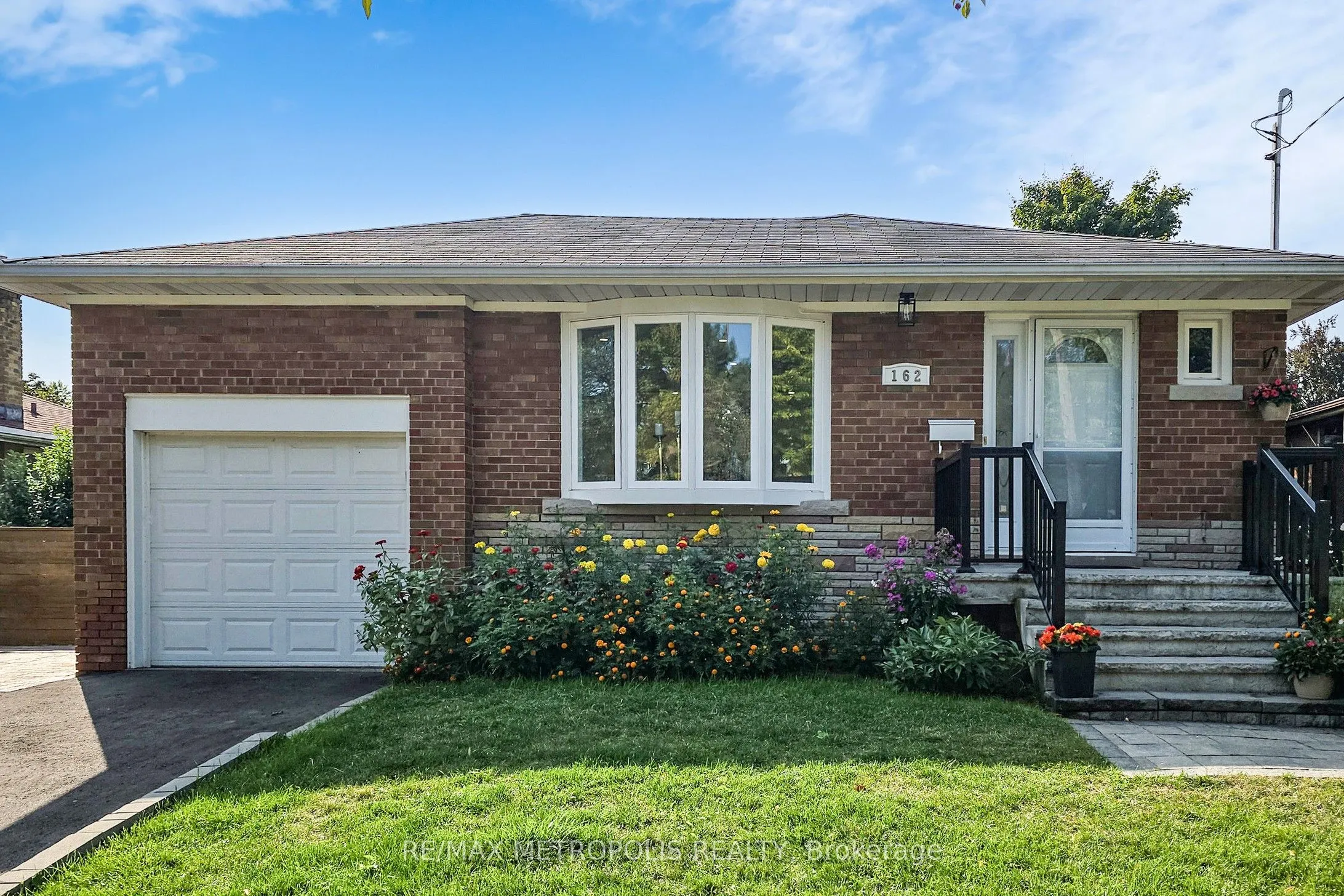 162 Lord Roberts Drive