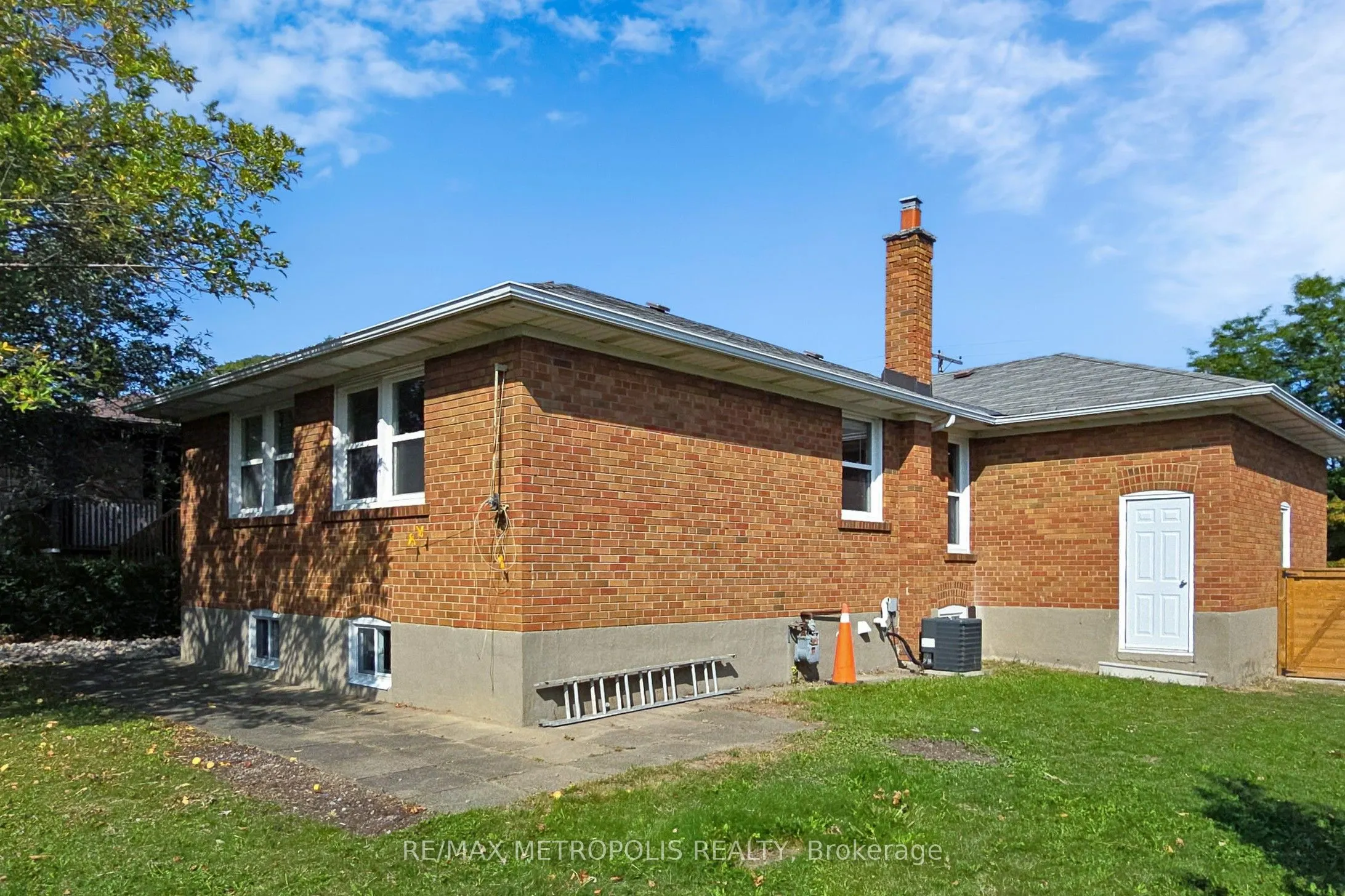 162 Lord Roberts Drive