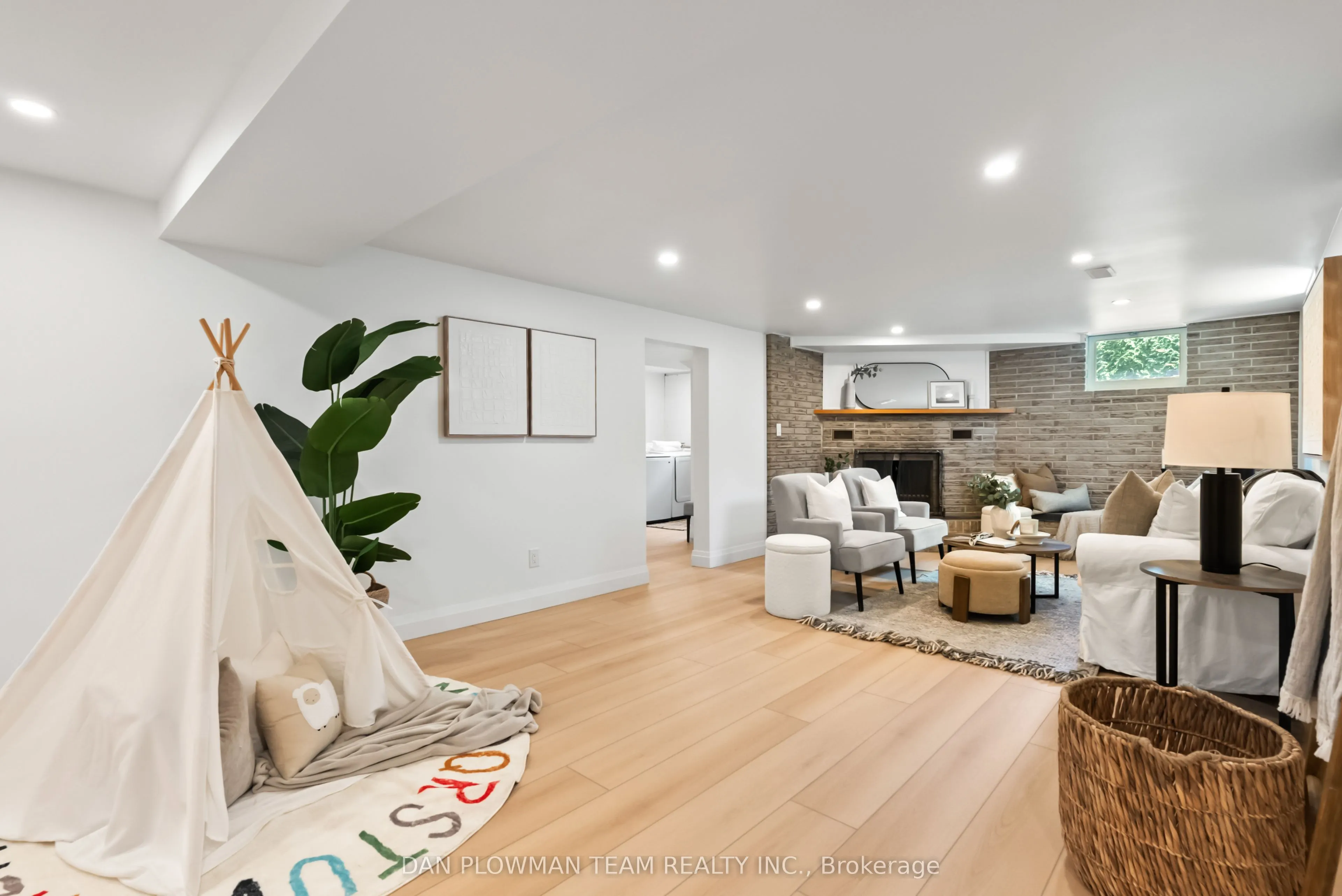 119 Thorncliffe Street