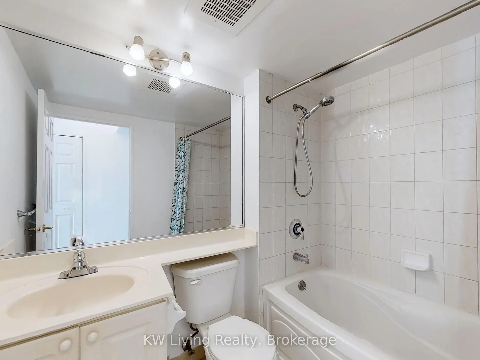 18 Lee Centre Drive, #1007