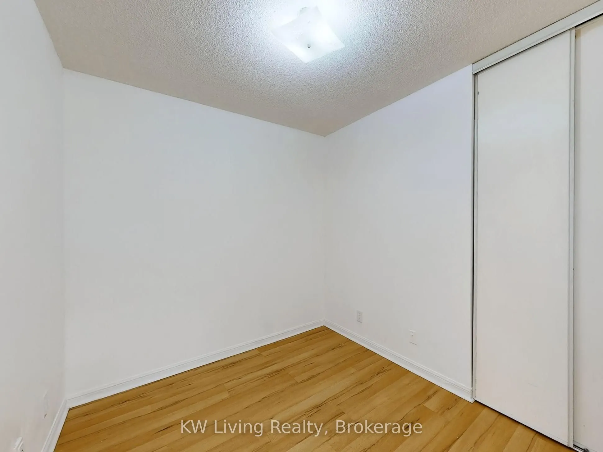 18 Lee Centre Drive, #1007