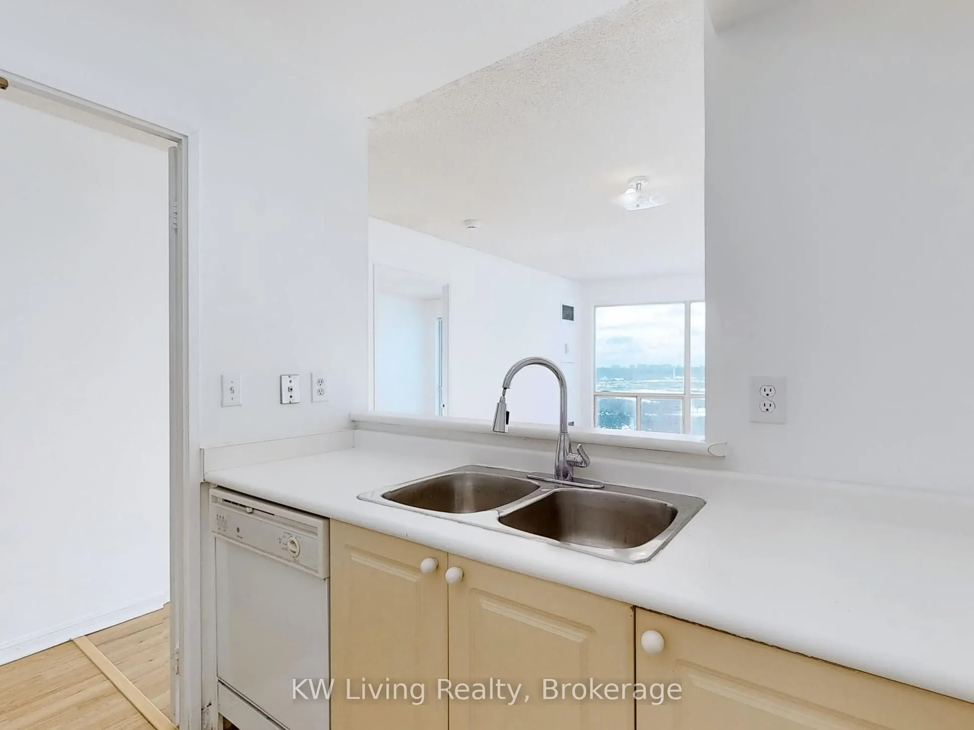 18 Lee Centre Drive, #1007