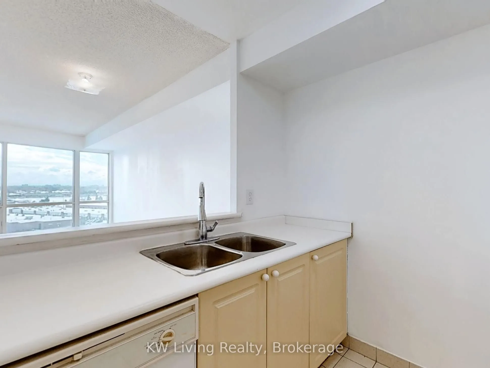18 Lee Centre Drive, #1007