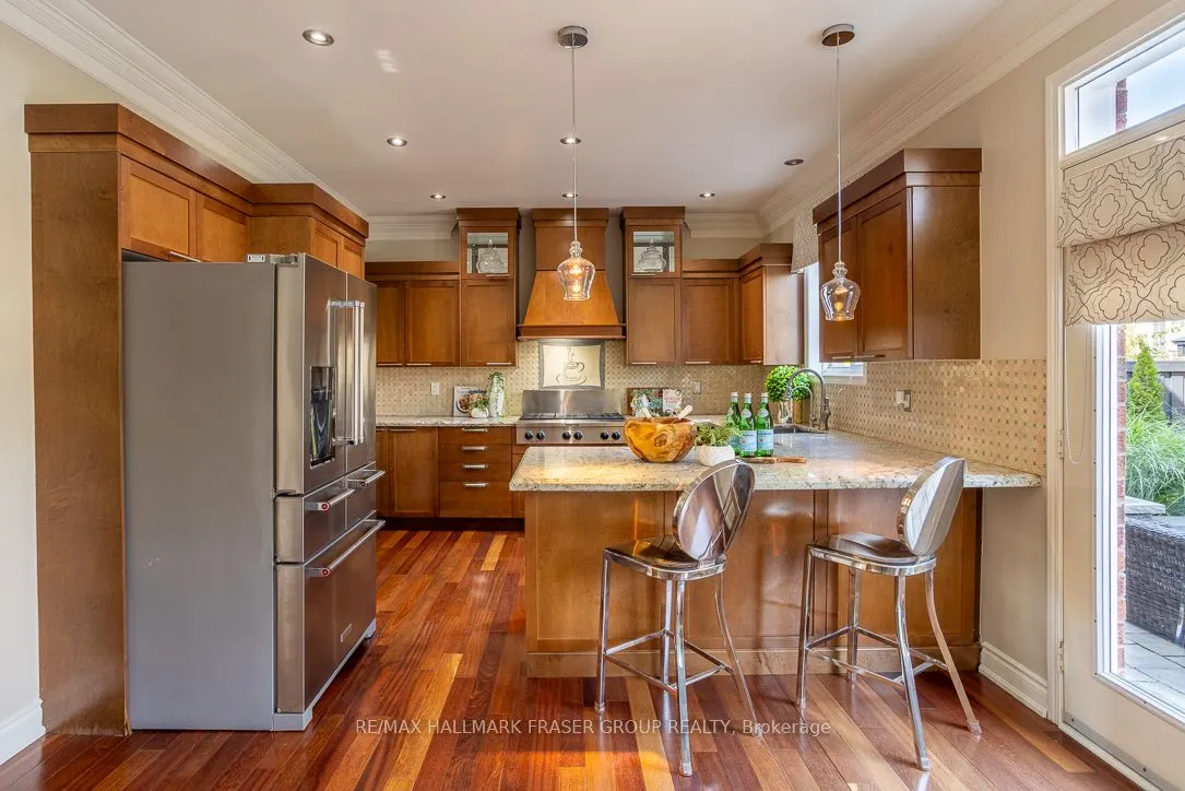 10 Weston Crescent