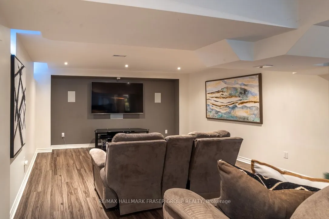 10 Weston Crescent