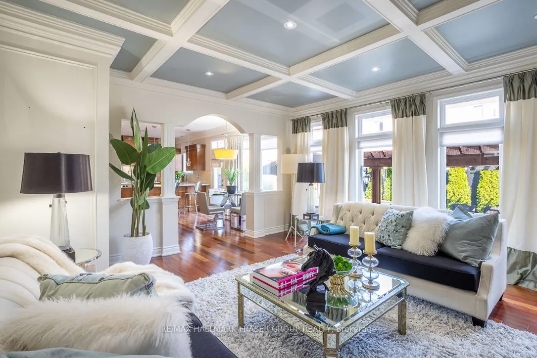 10 Weston Crescent
