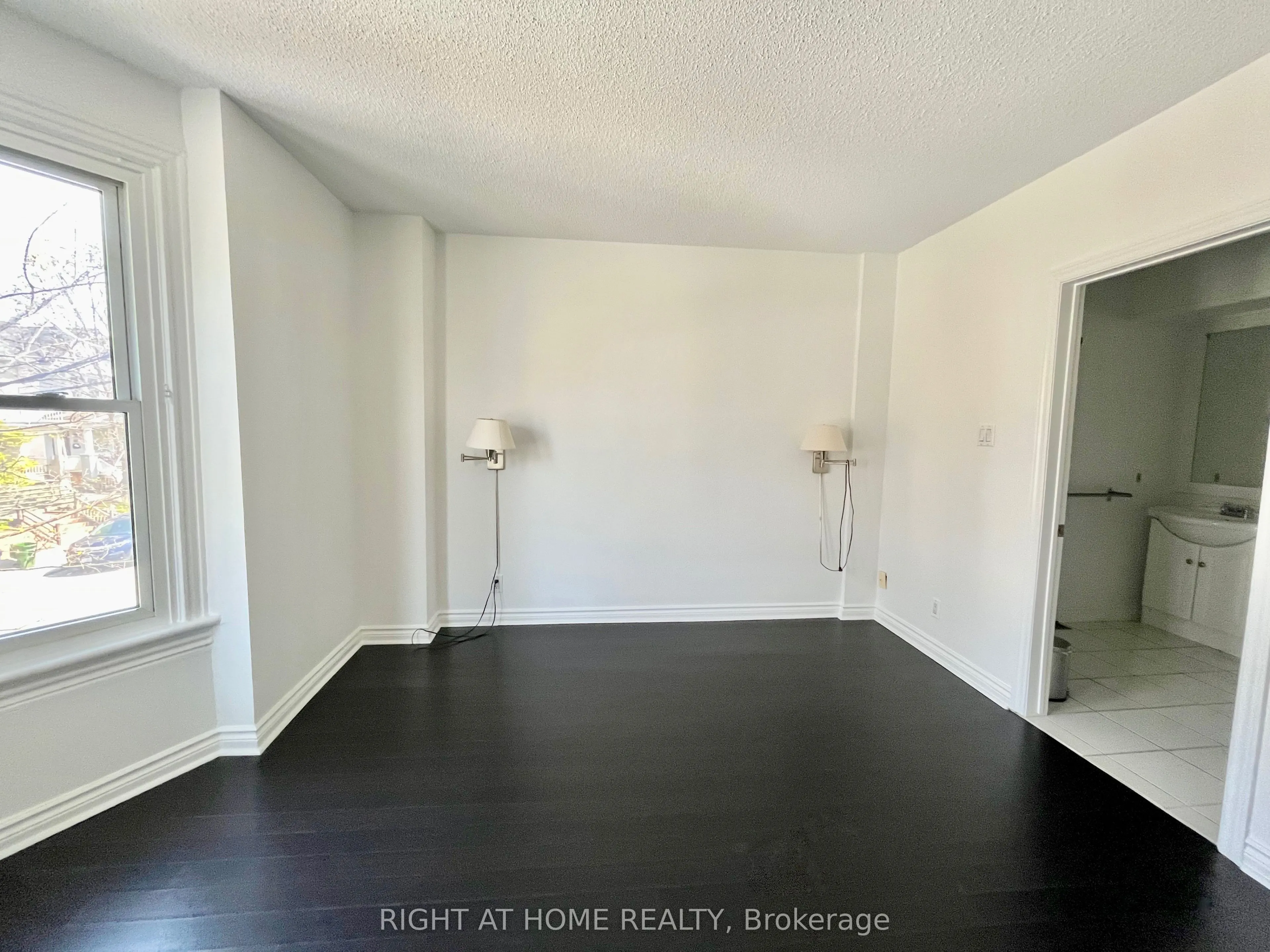 75 Dingwall Avenue