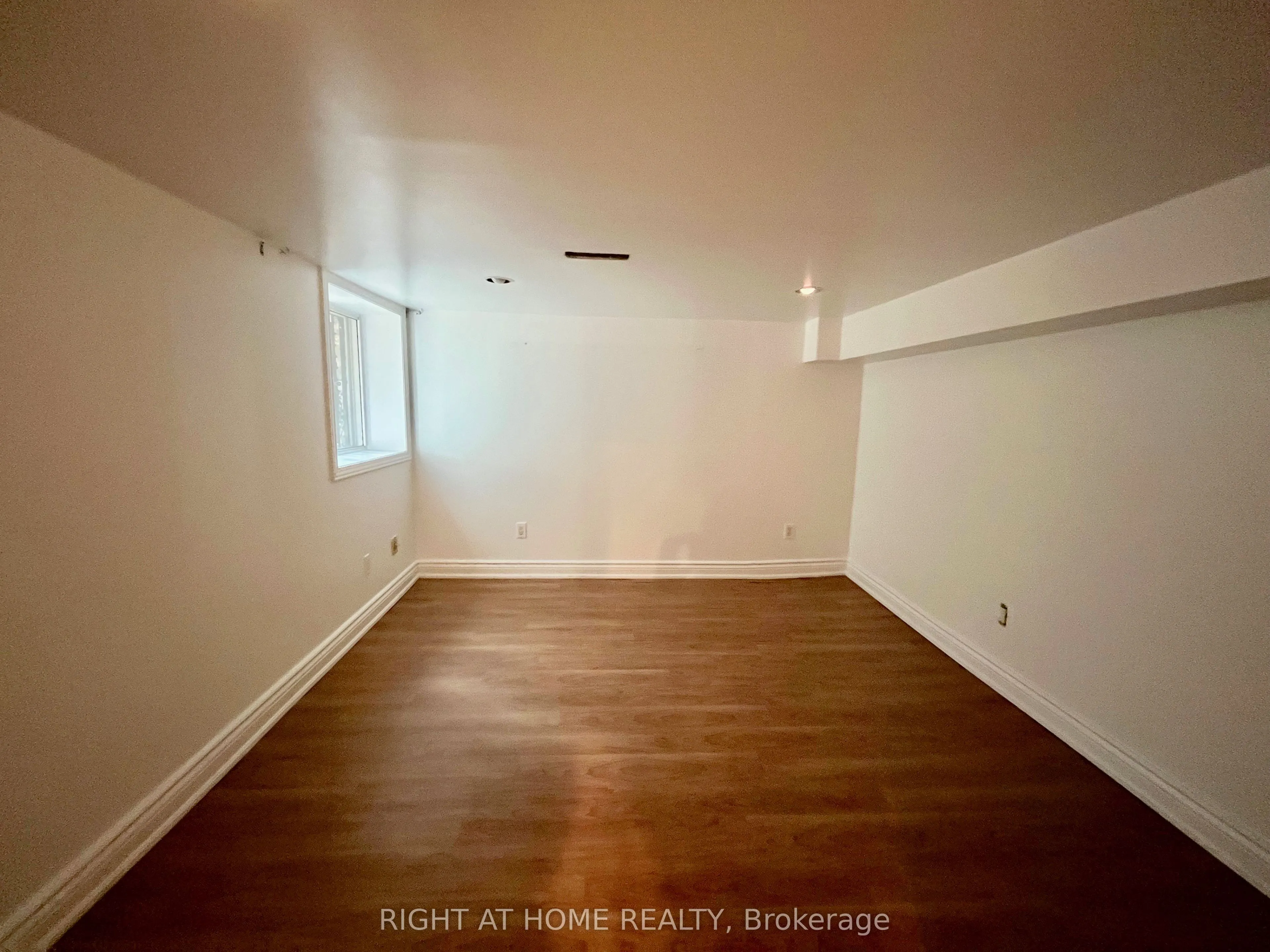 75 Dingwall Avenue