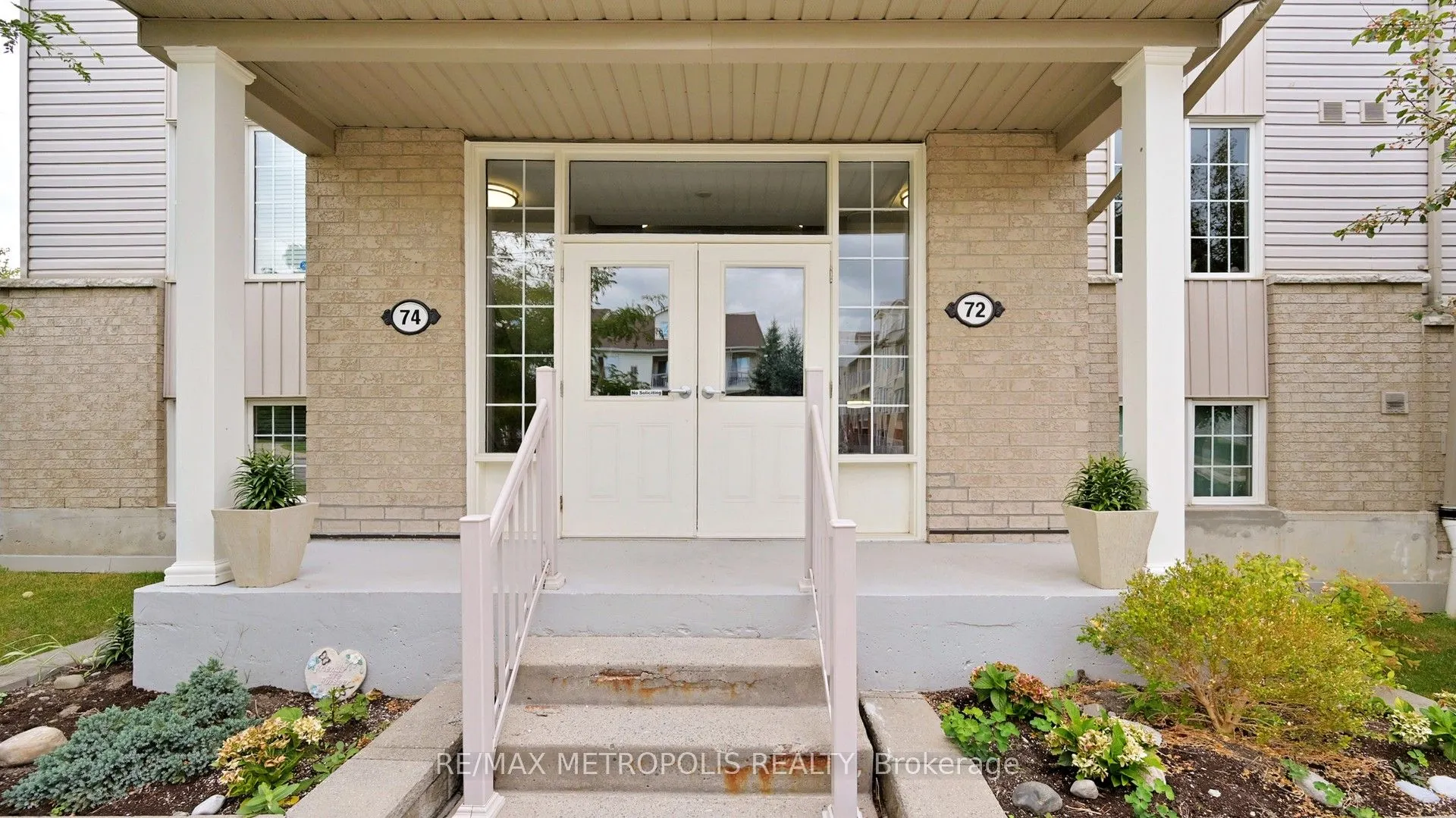 72 Petra Way