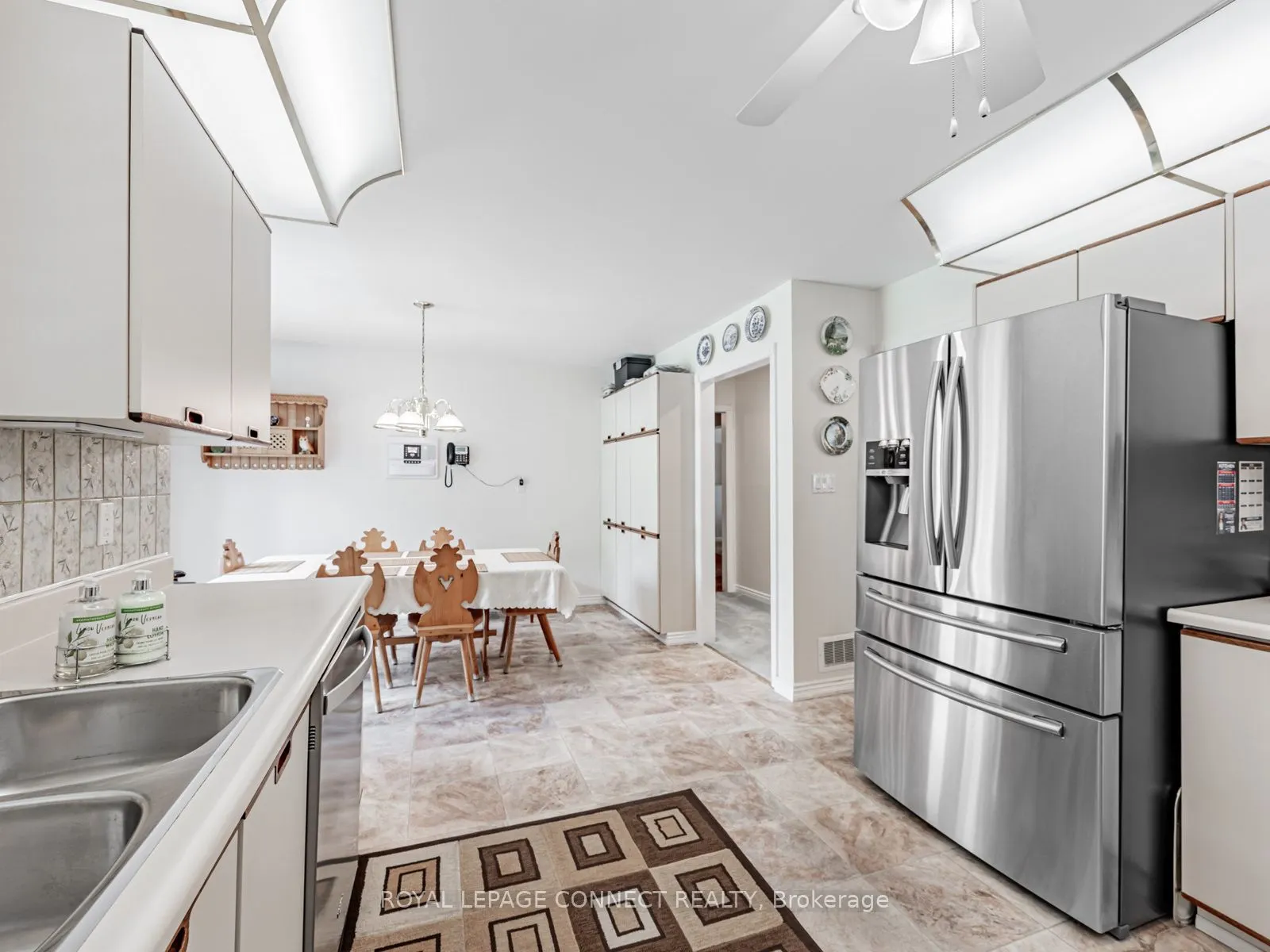 642 Sheppard Avenue