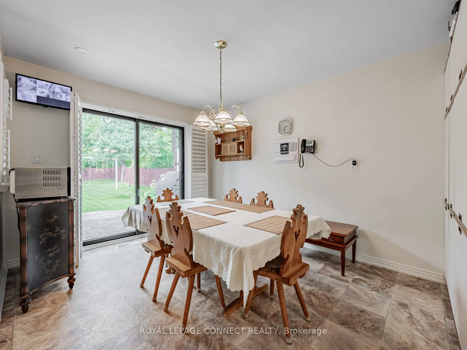 642 Sheppard Avenue
