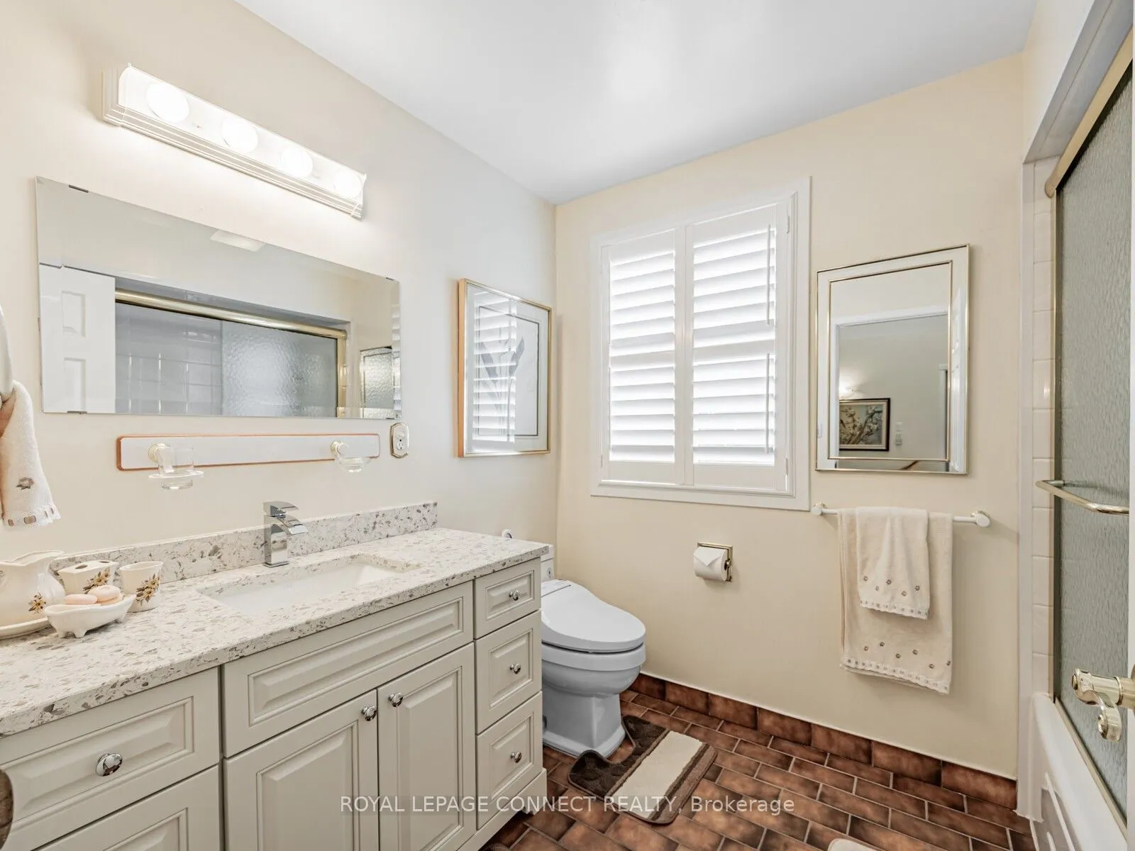 642 Sheppard Avenue
