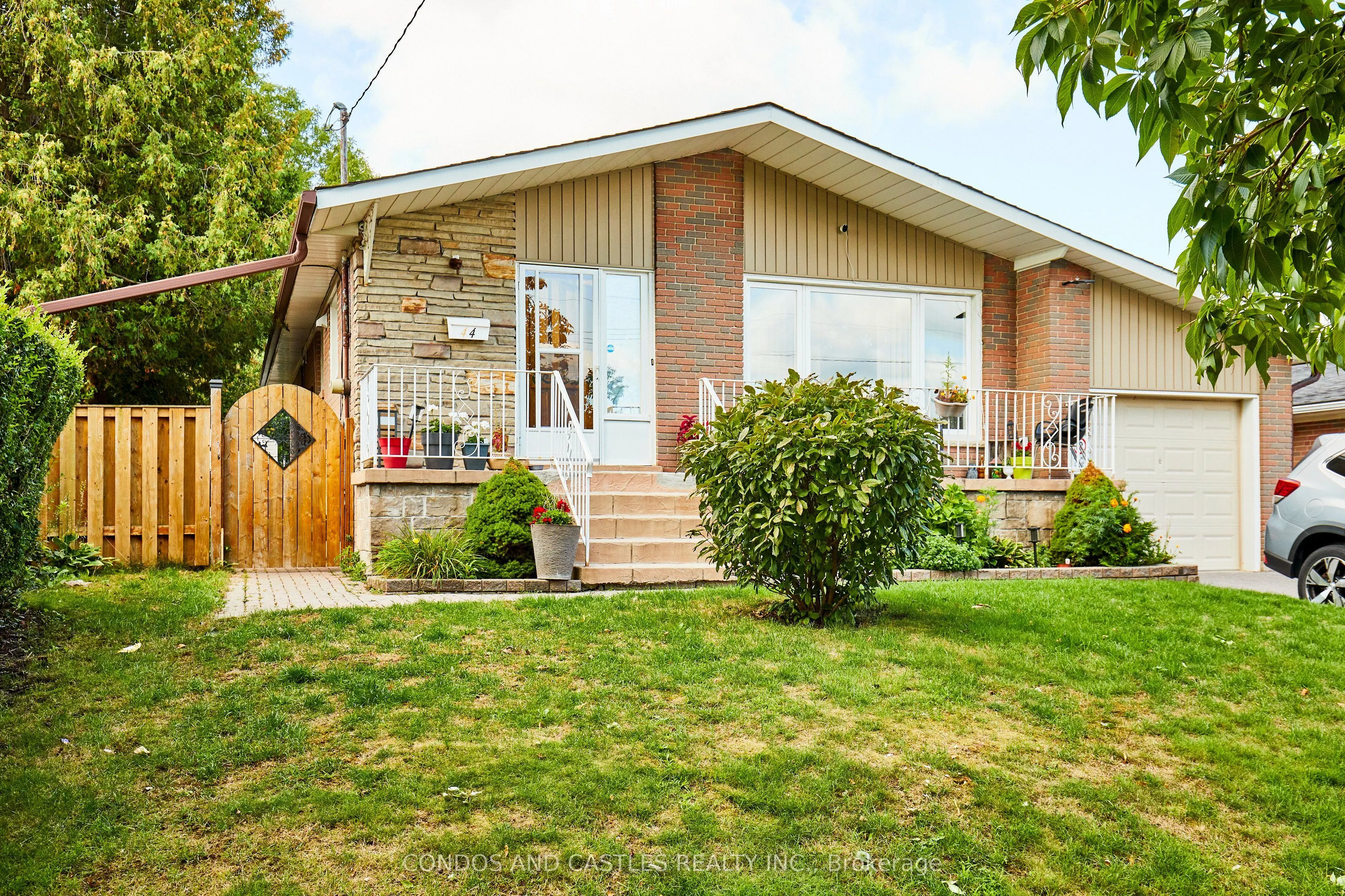 44 Farmbrook Road