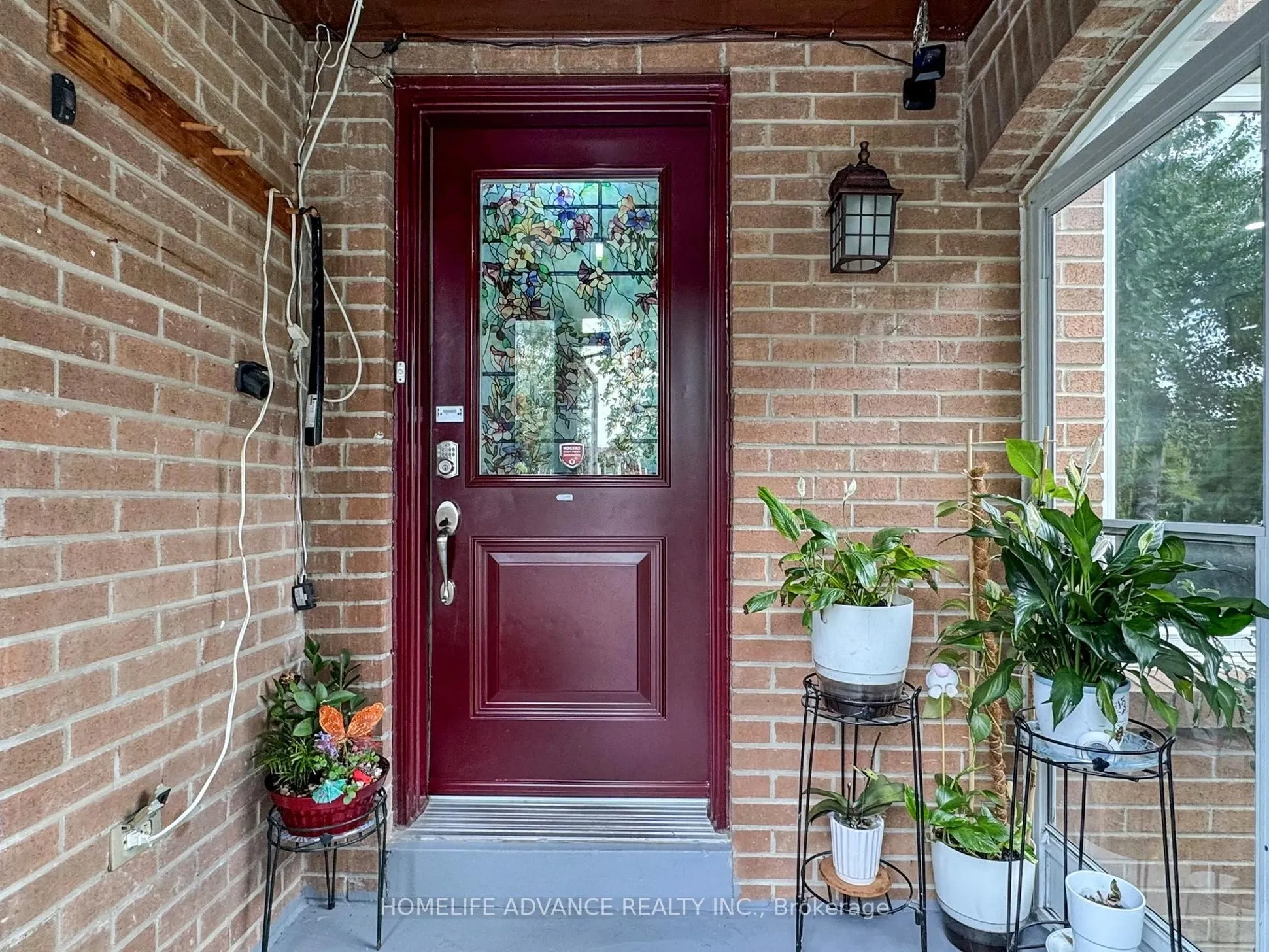 75 Mossbrook Crescent
