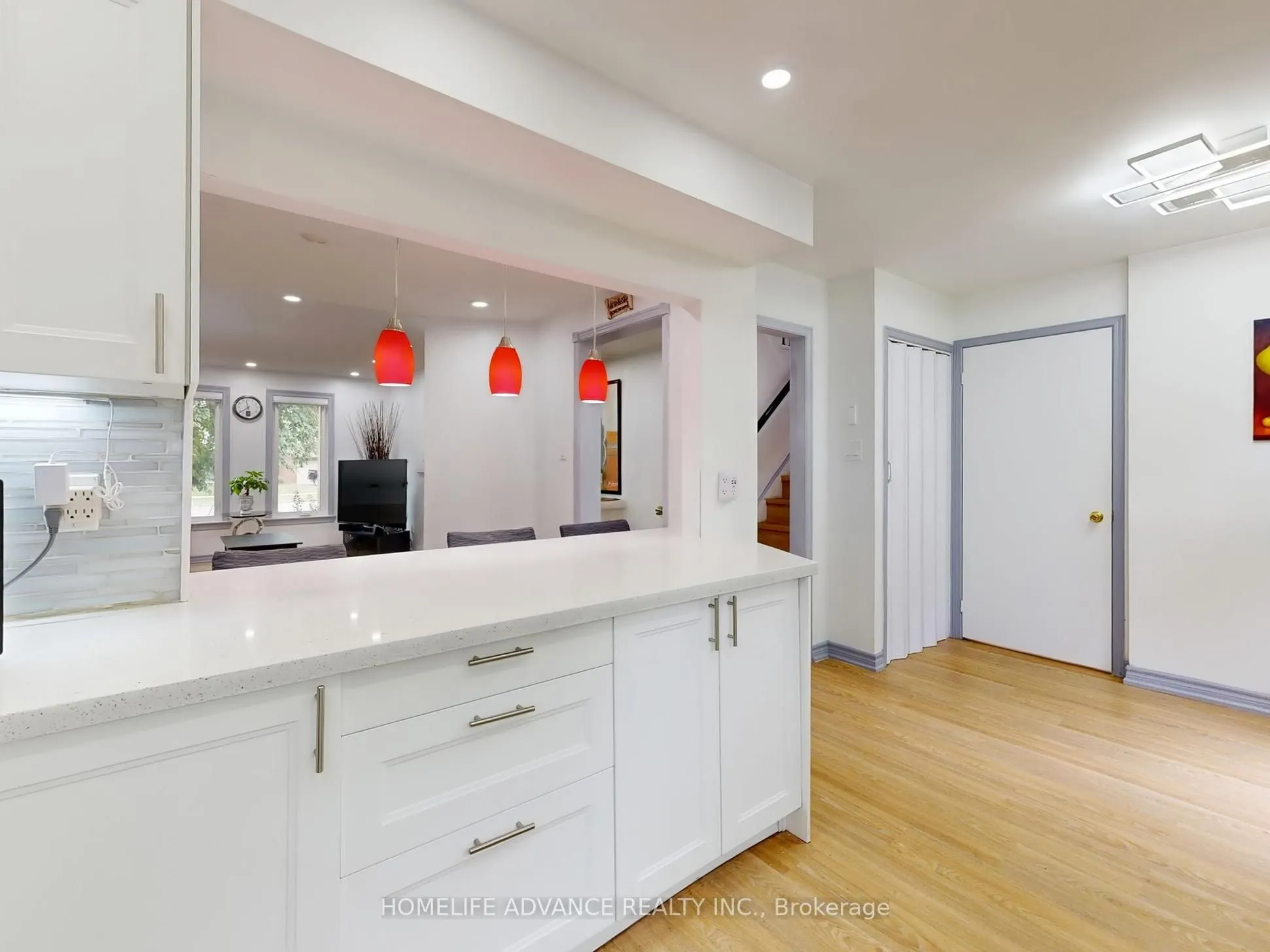 75 Mossbrook Crescent