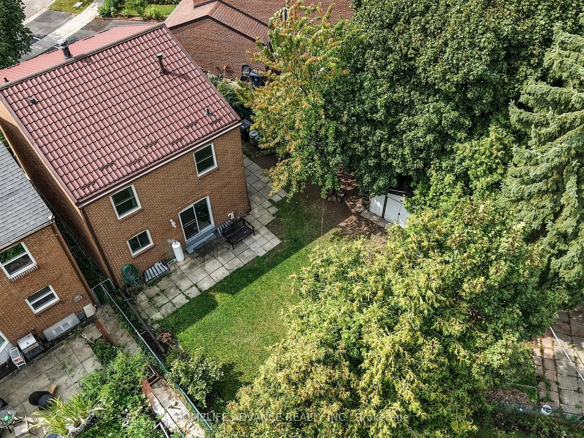 75 Mossbrook Crescent