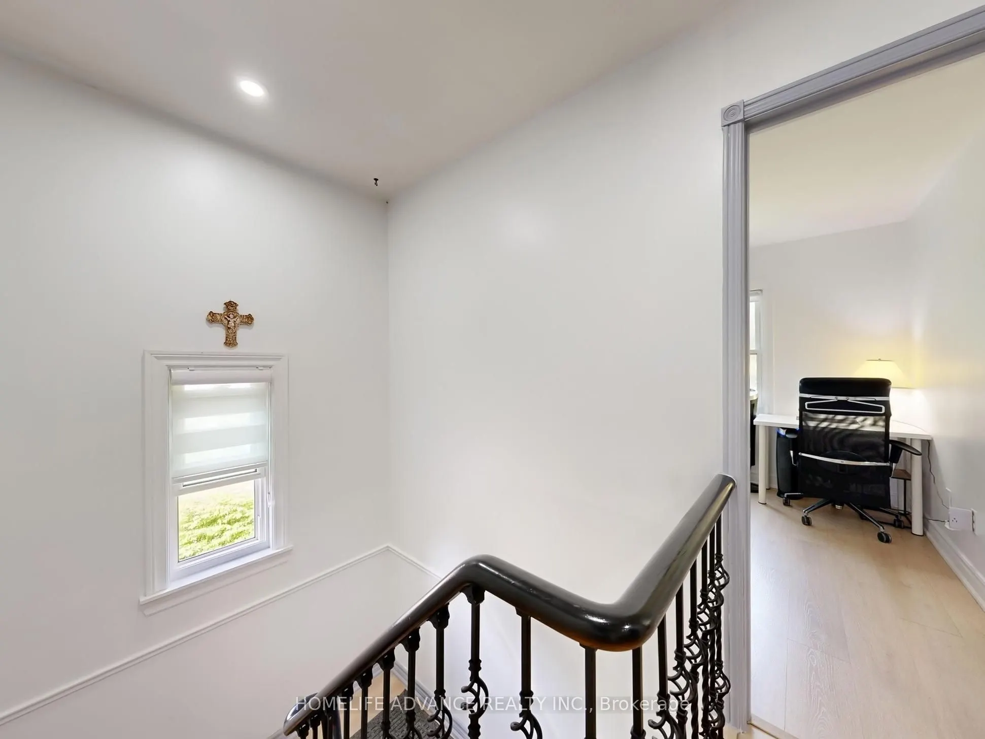 75 Mossbrook Crescent