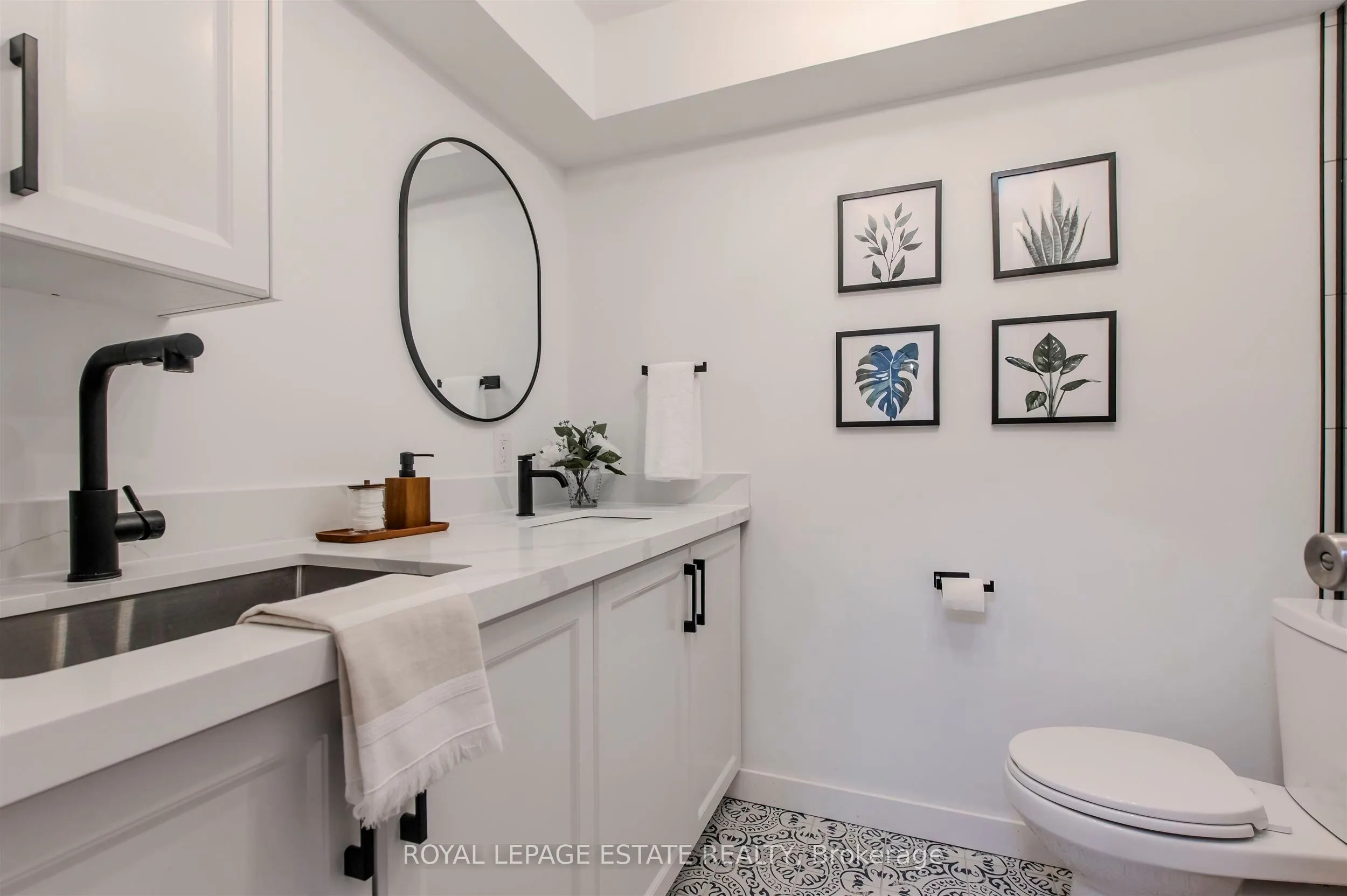 1209 Queen Street E, #32