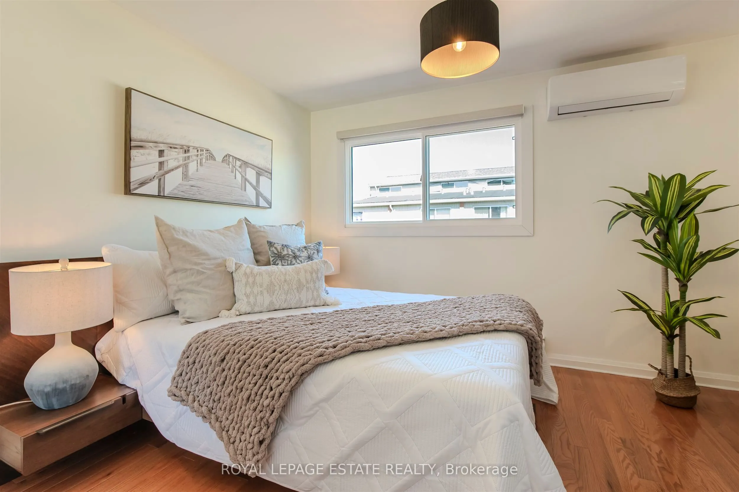 1209 Queen Street E, #32