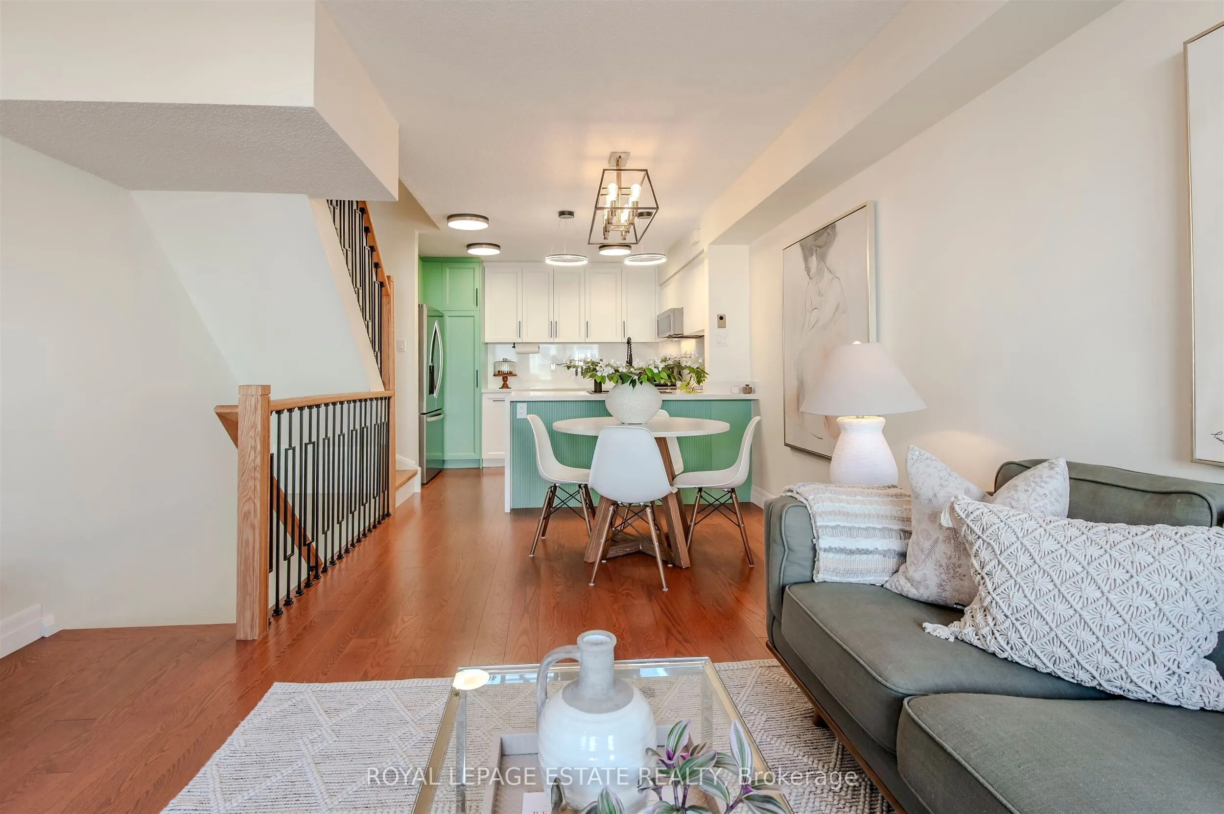 1209 Queen Street E, #32