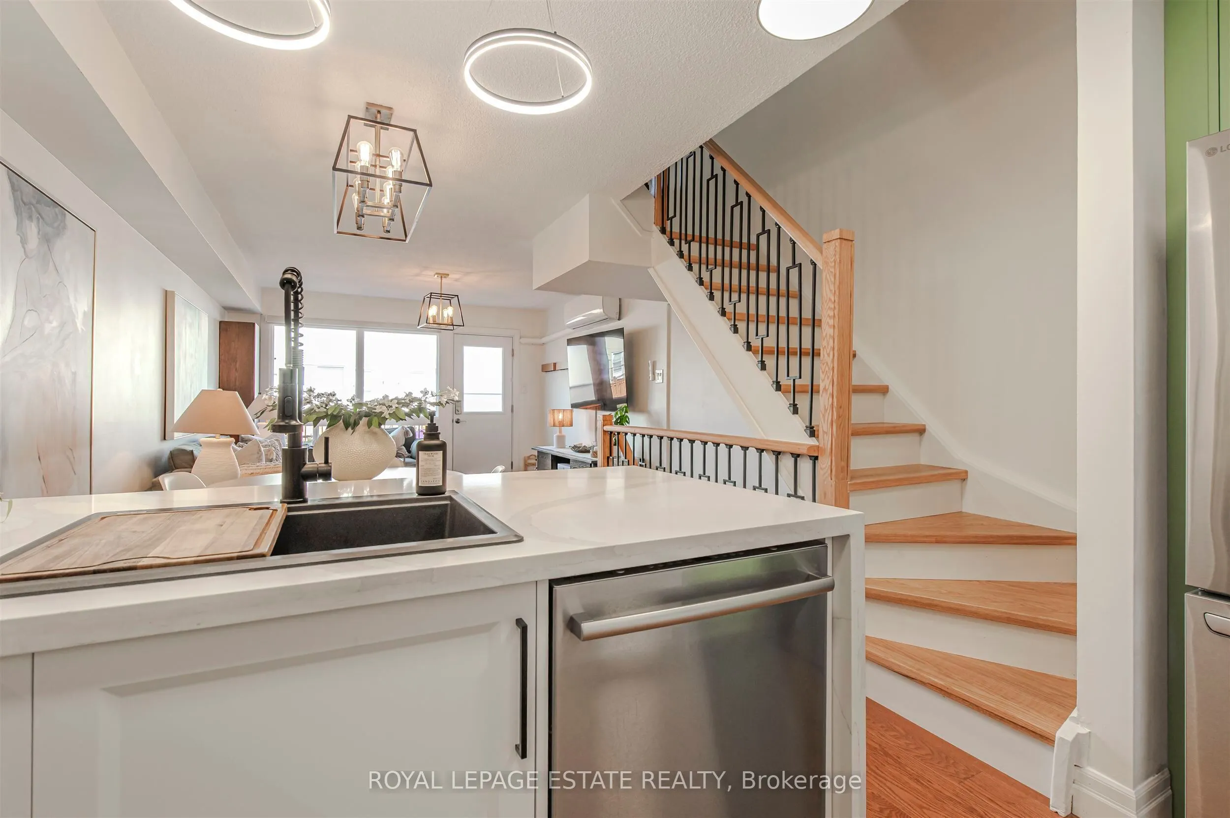 1209 Queen Street E, #32