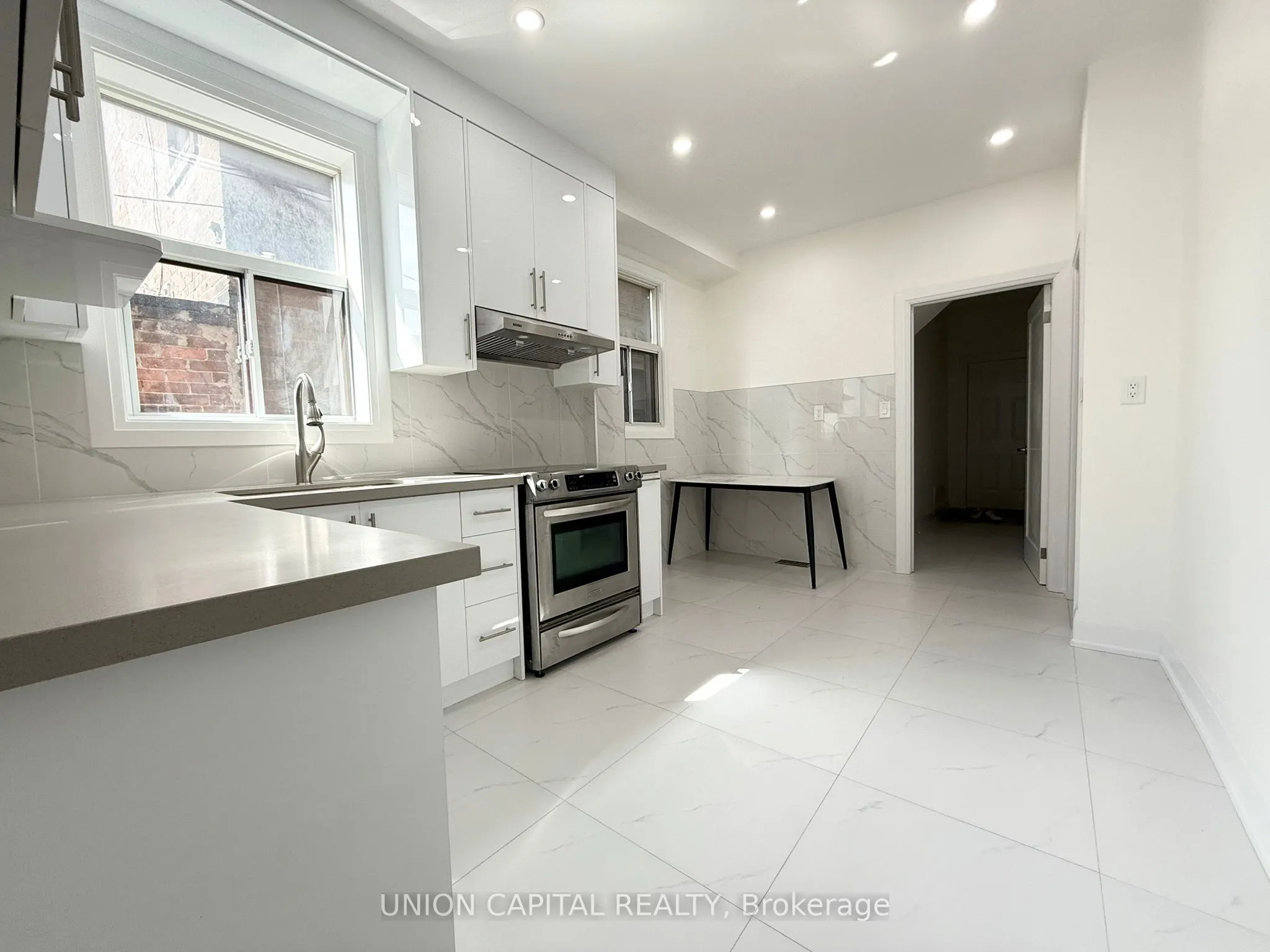 1087 GERRARD Street E, #Main