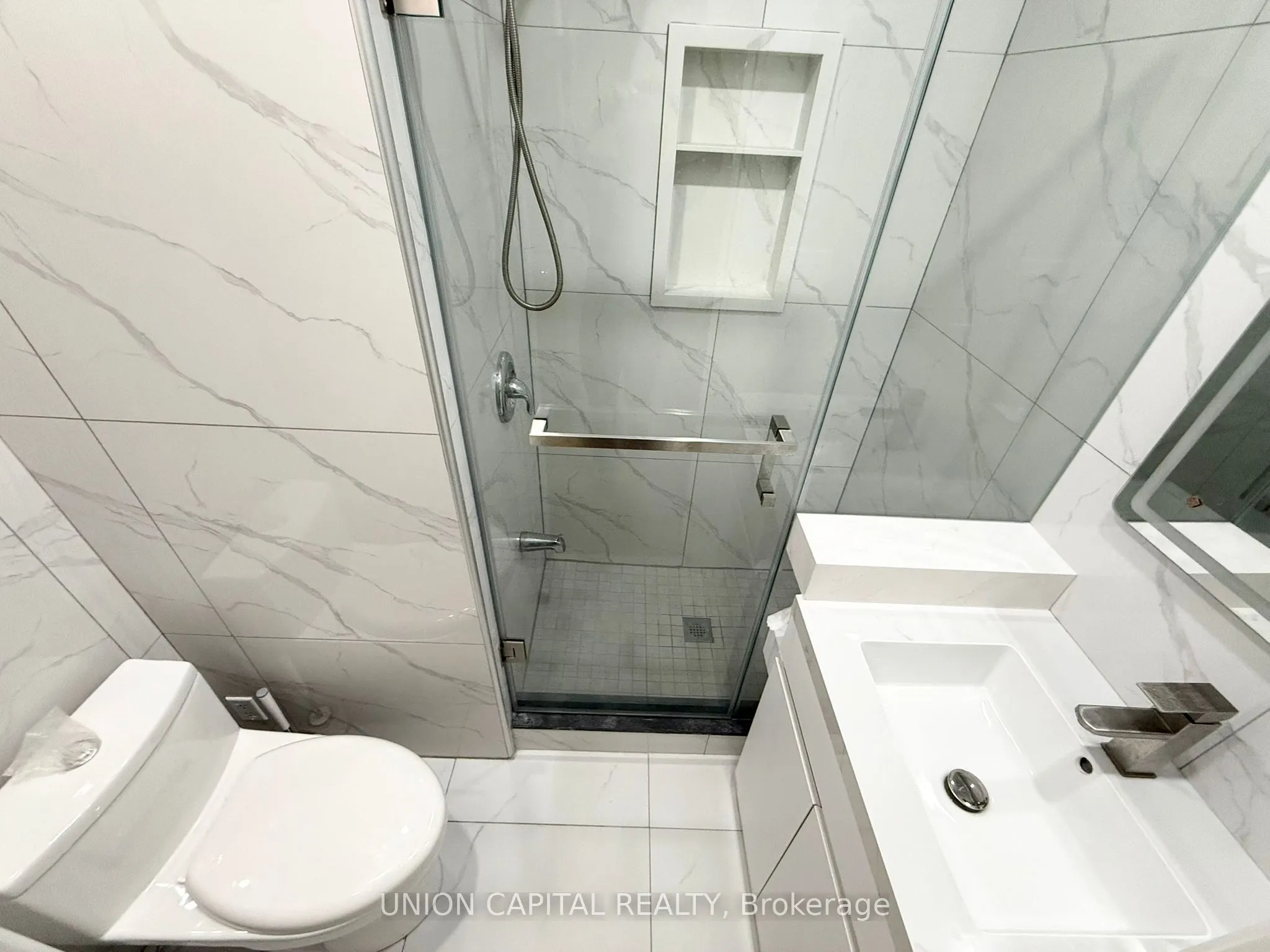 1087 GERRARD Street E, #Main