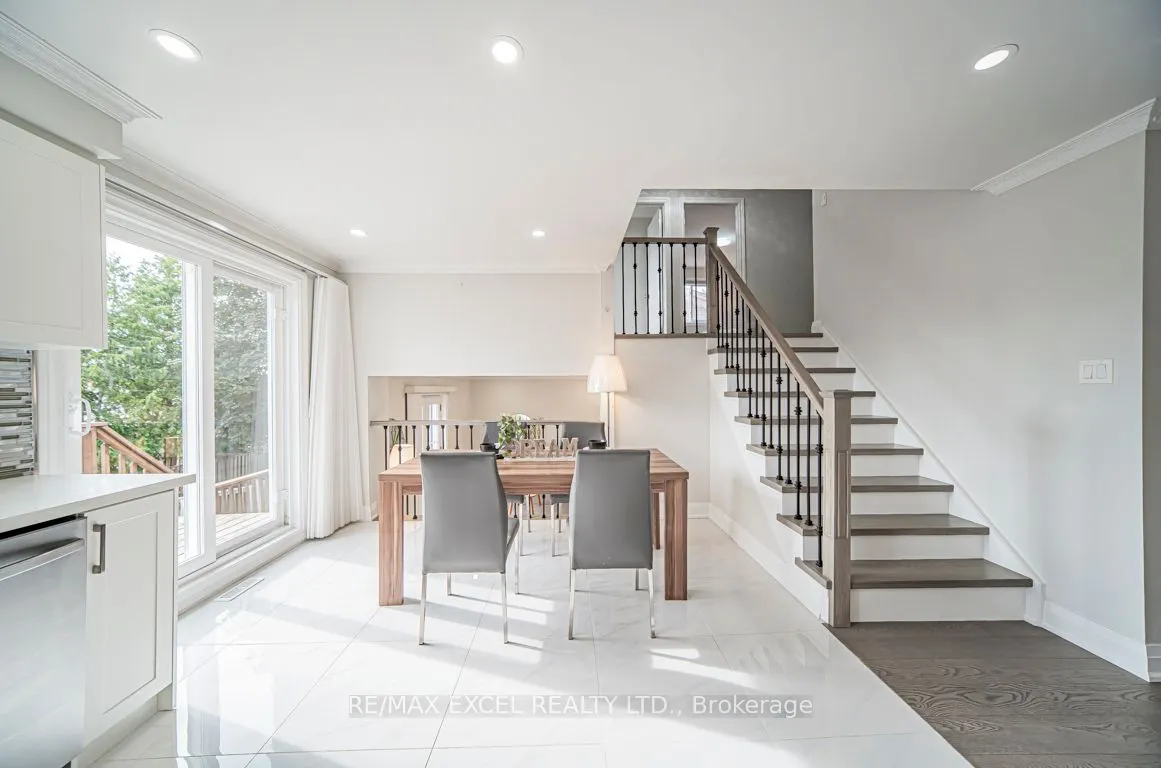 106 Alexmuir Boulevard